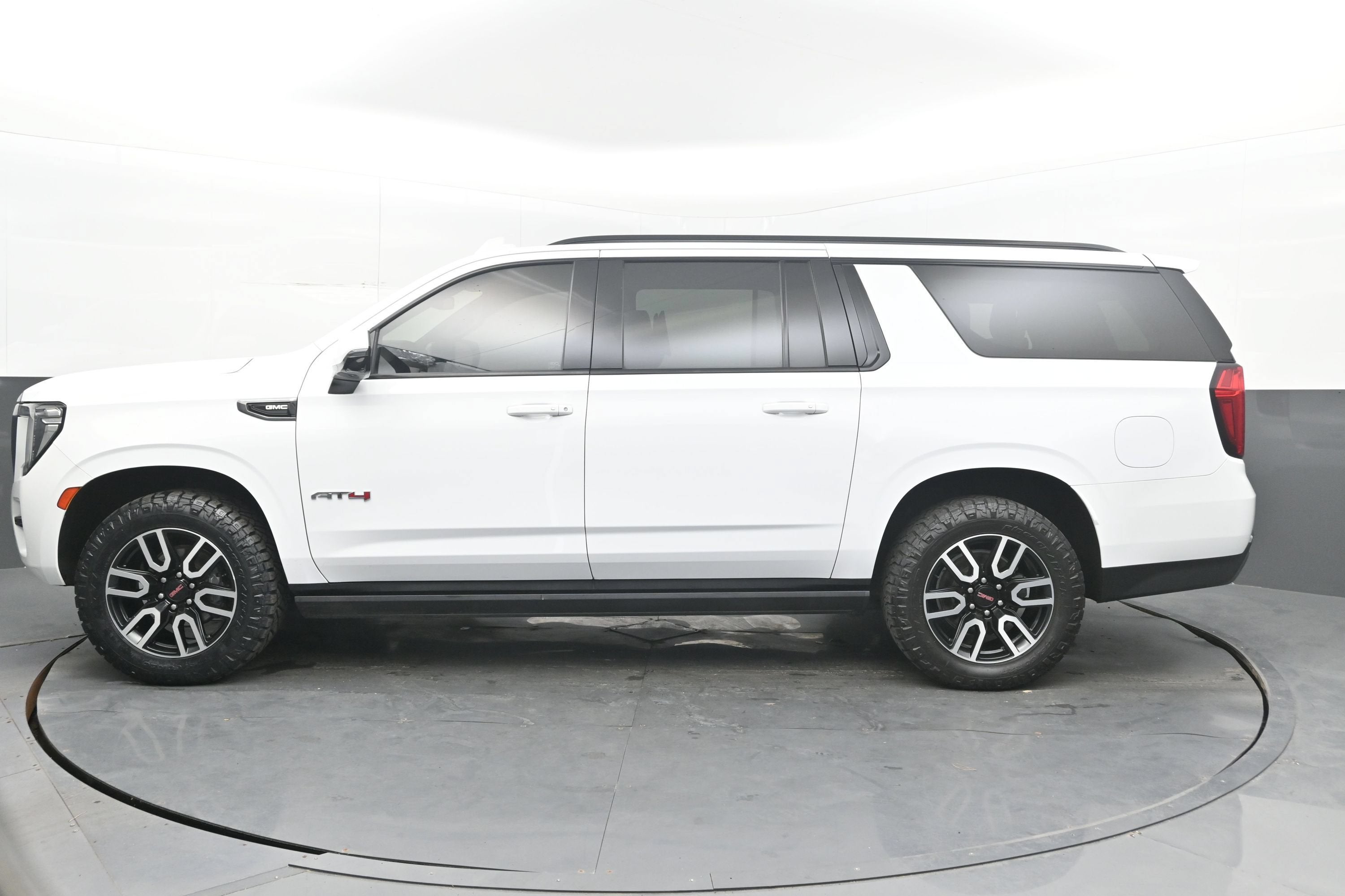 2021 GMC Yukon XL AT4