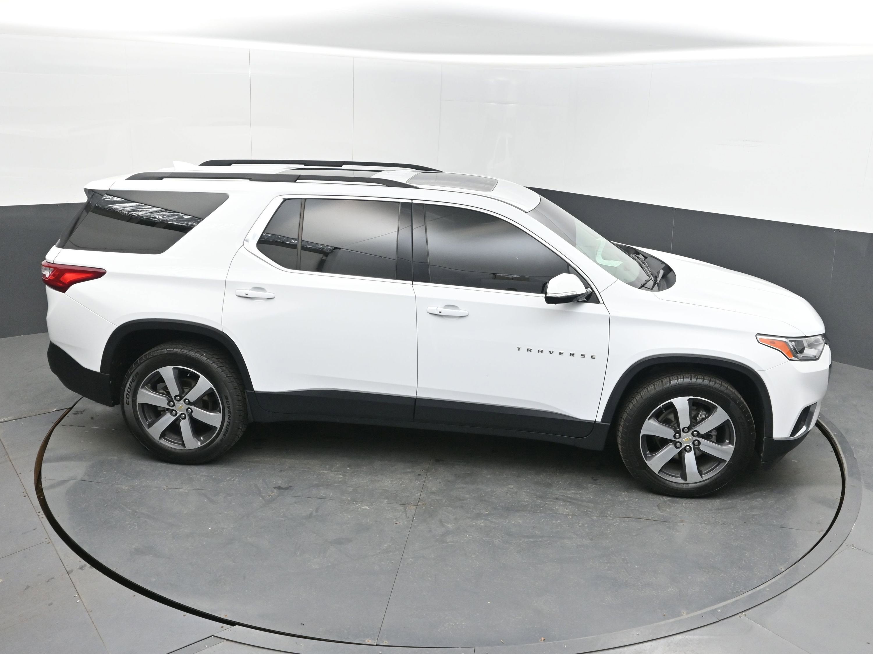 2020 Chevrolet Traverse LT Leather