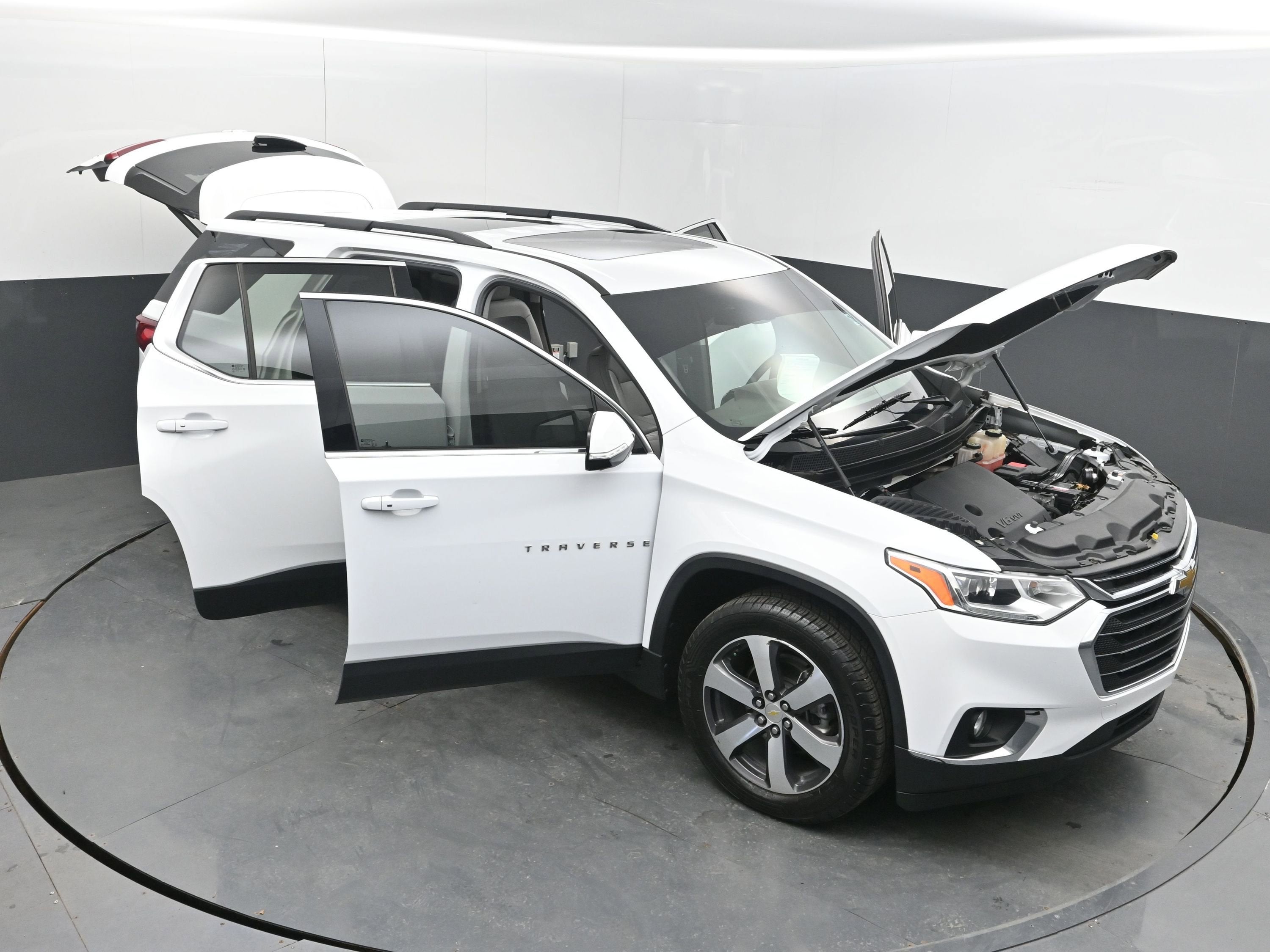 2020 Chevrolet Traverse LT Leather