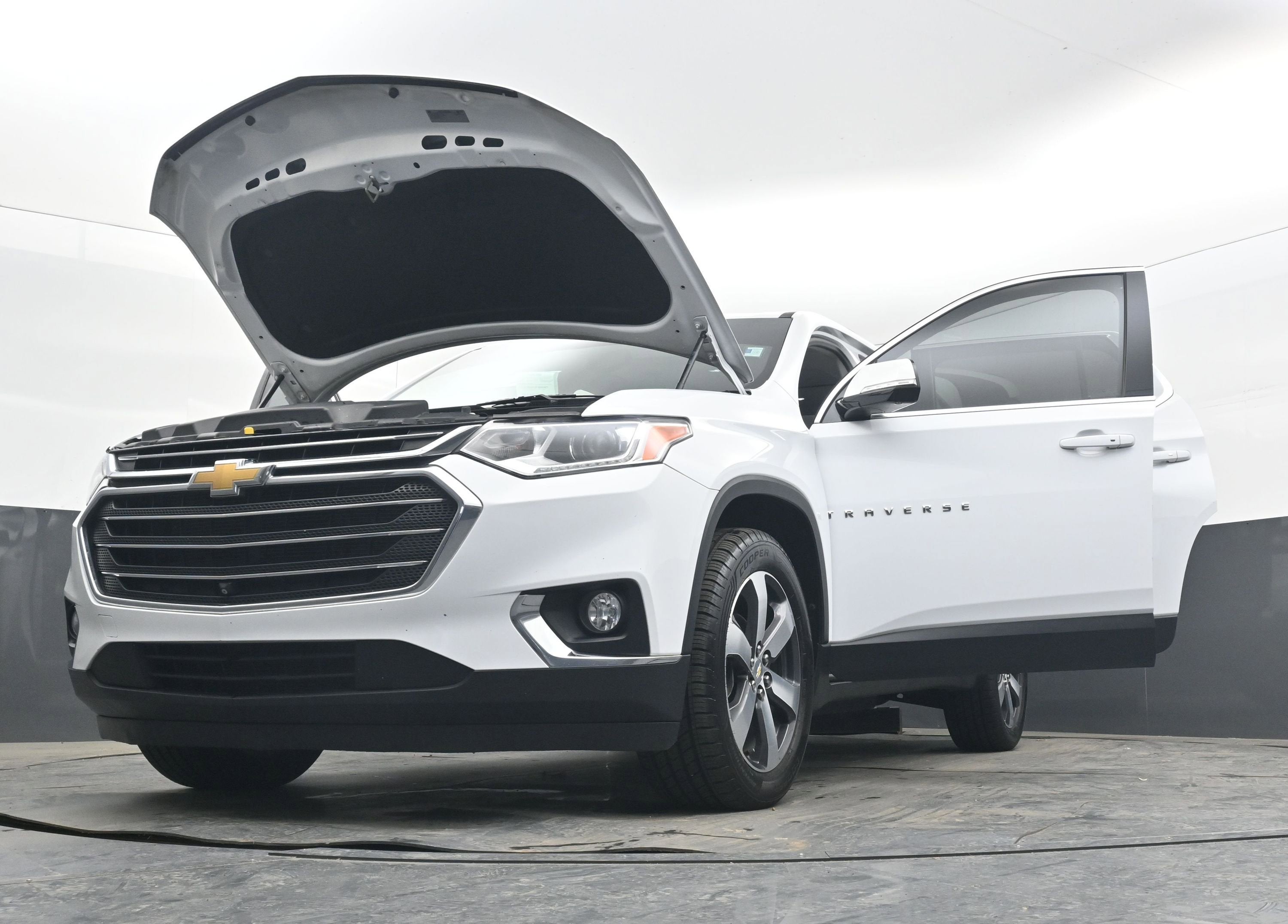 2020 Chevrolet Traverse LT Leather