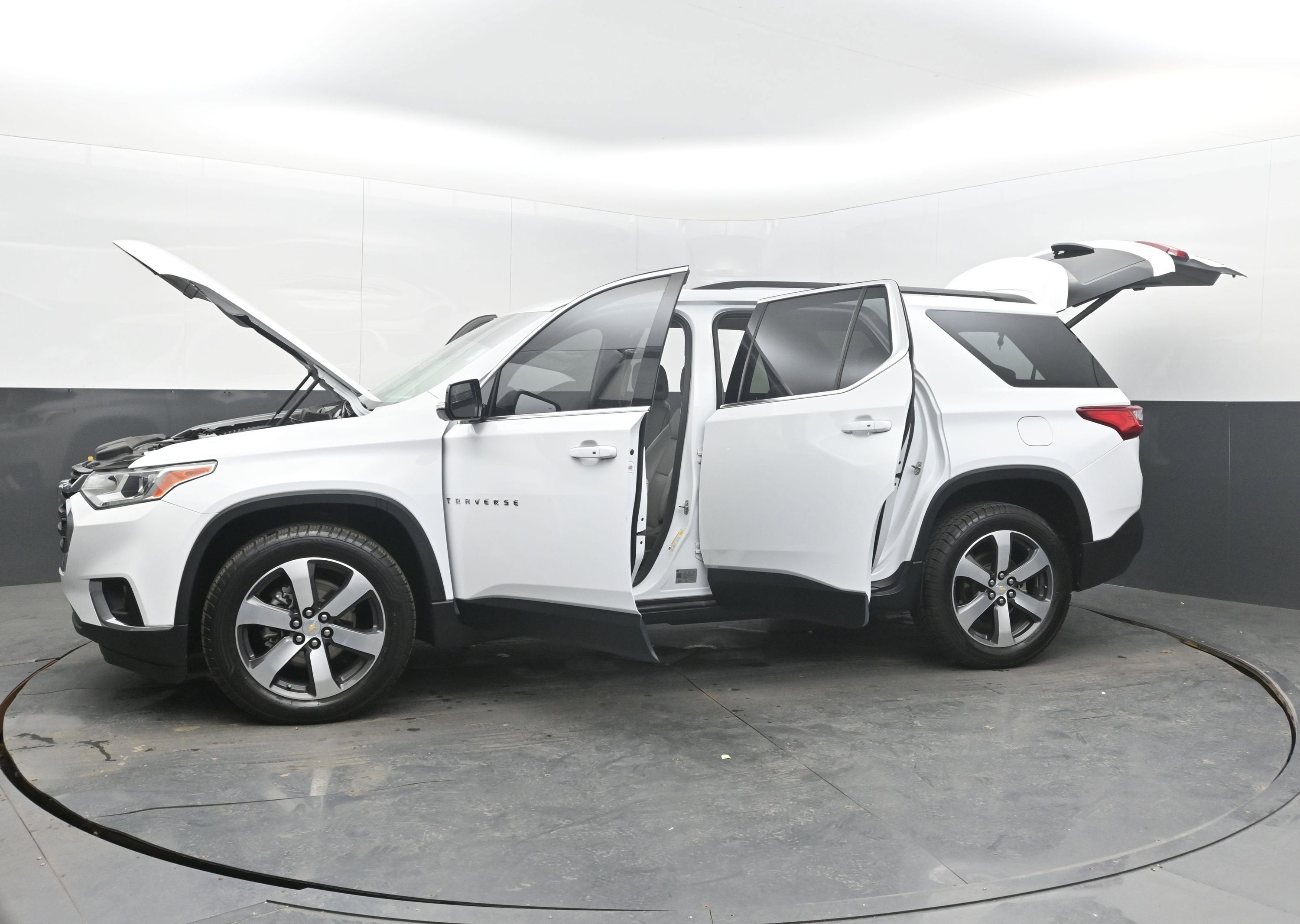 2020 Chevrolet Traverse LT Leather