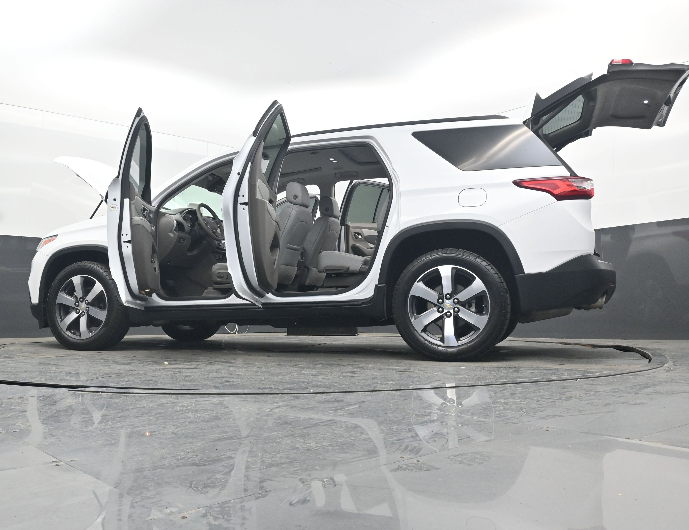 2020 Chevrolet Traverse LT Leather