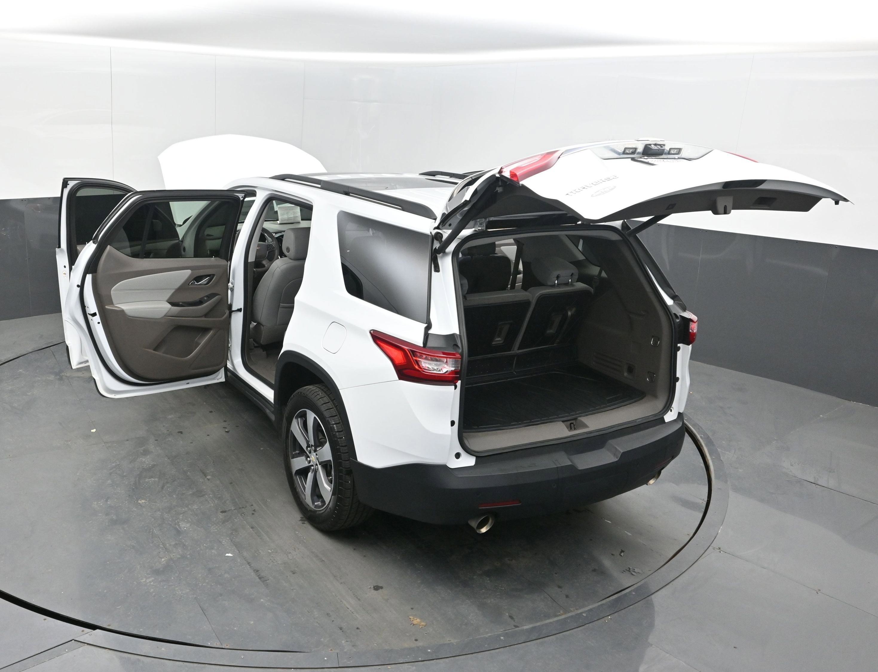 2020 Chevrolet Traverse LT Leather