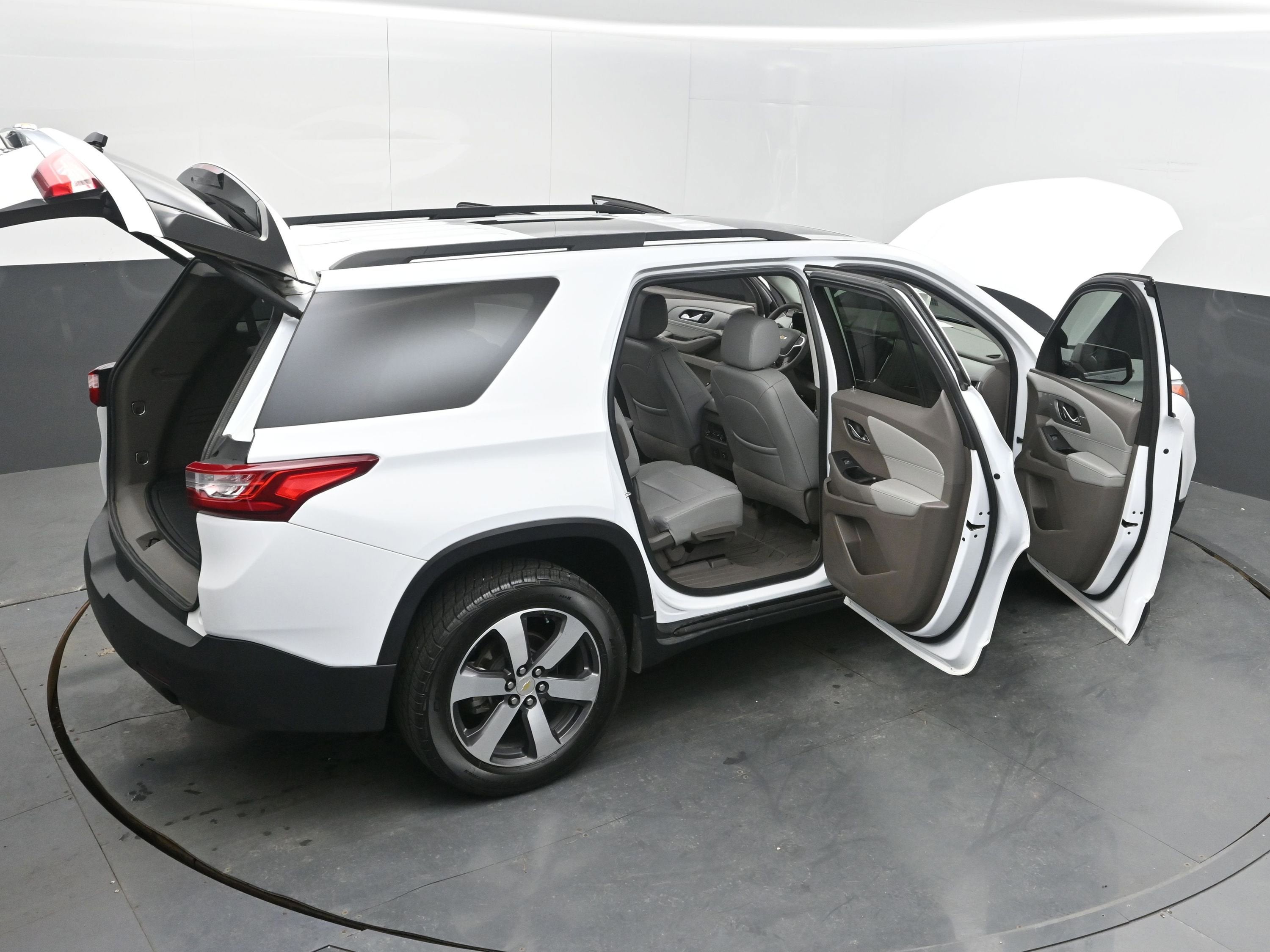 2020 Chevrolet Traverse LT Leather