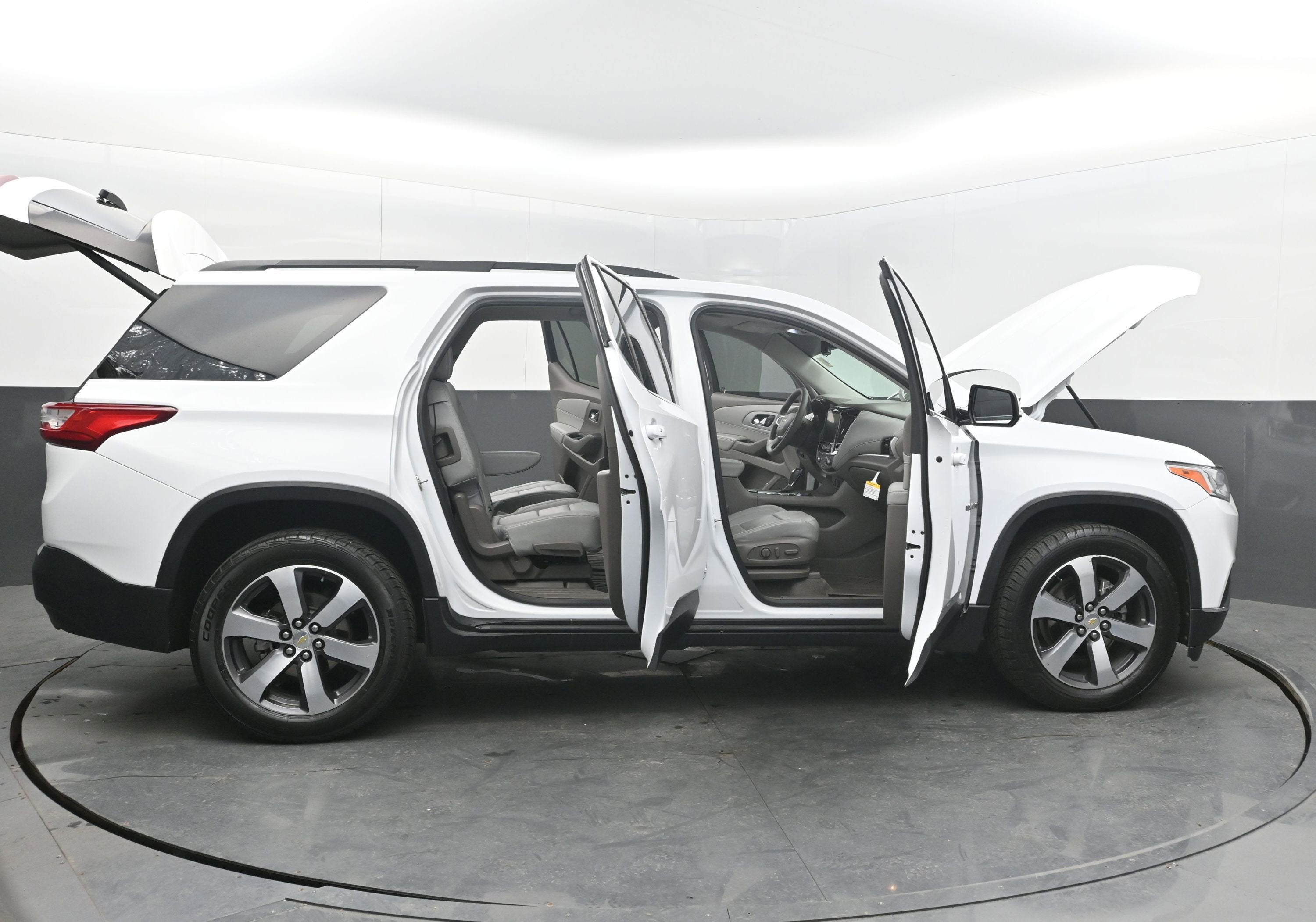 2020 Chevrolet Traverse LT Leather