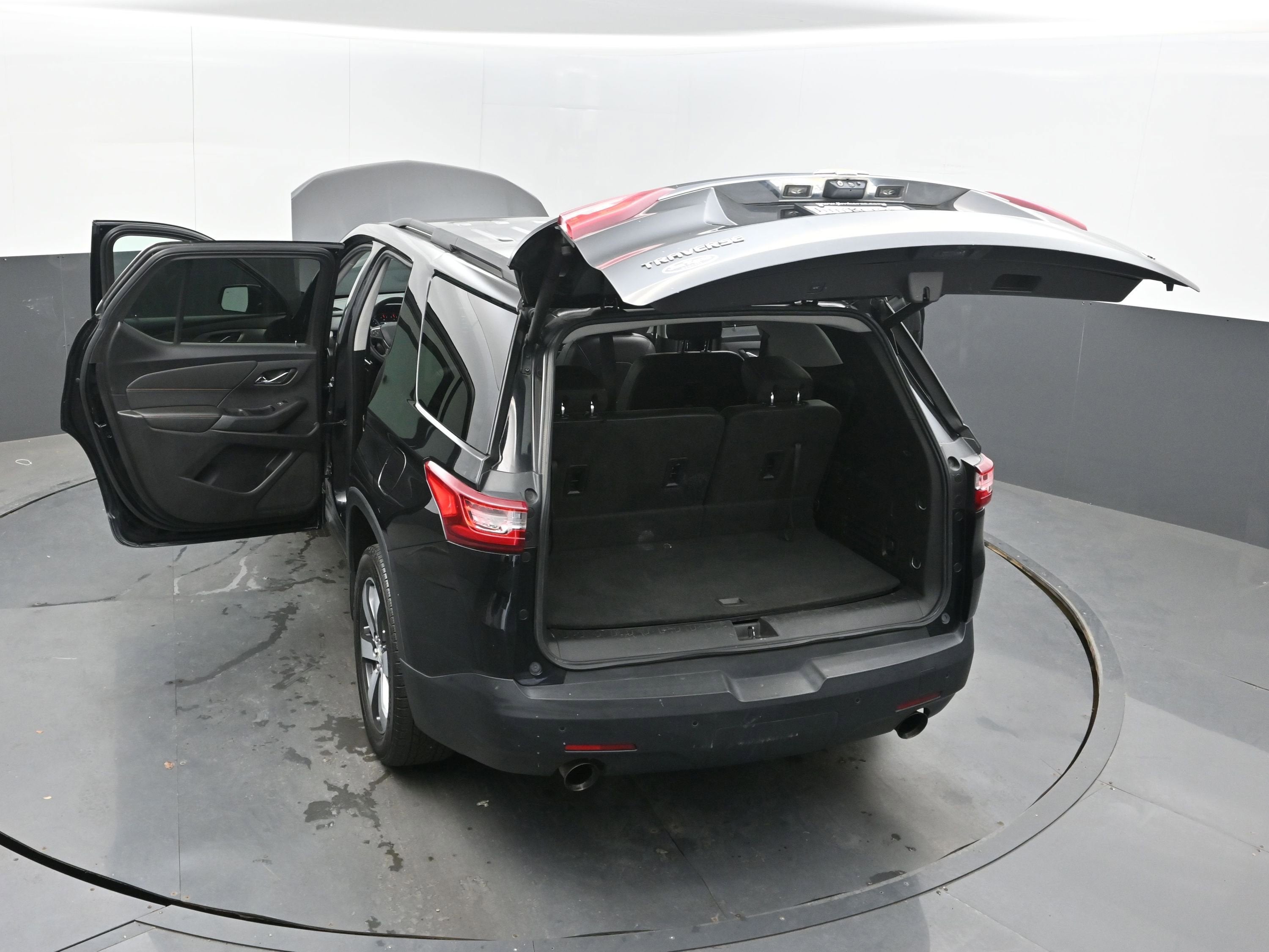 2020 Chevrolet Traverse LT Leather