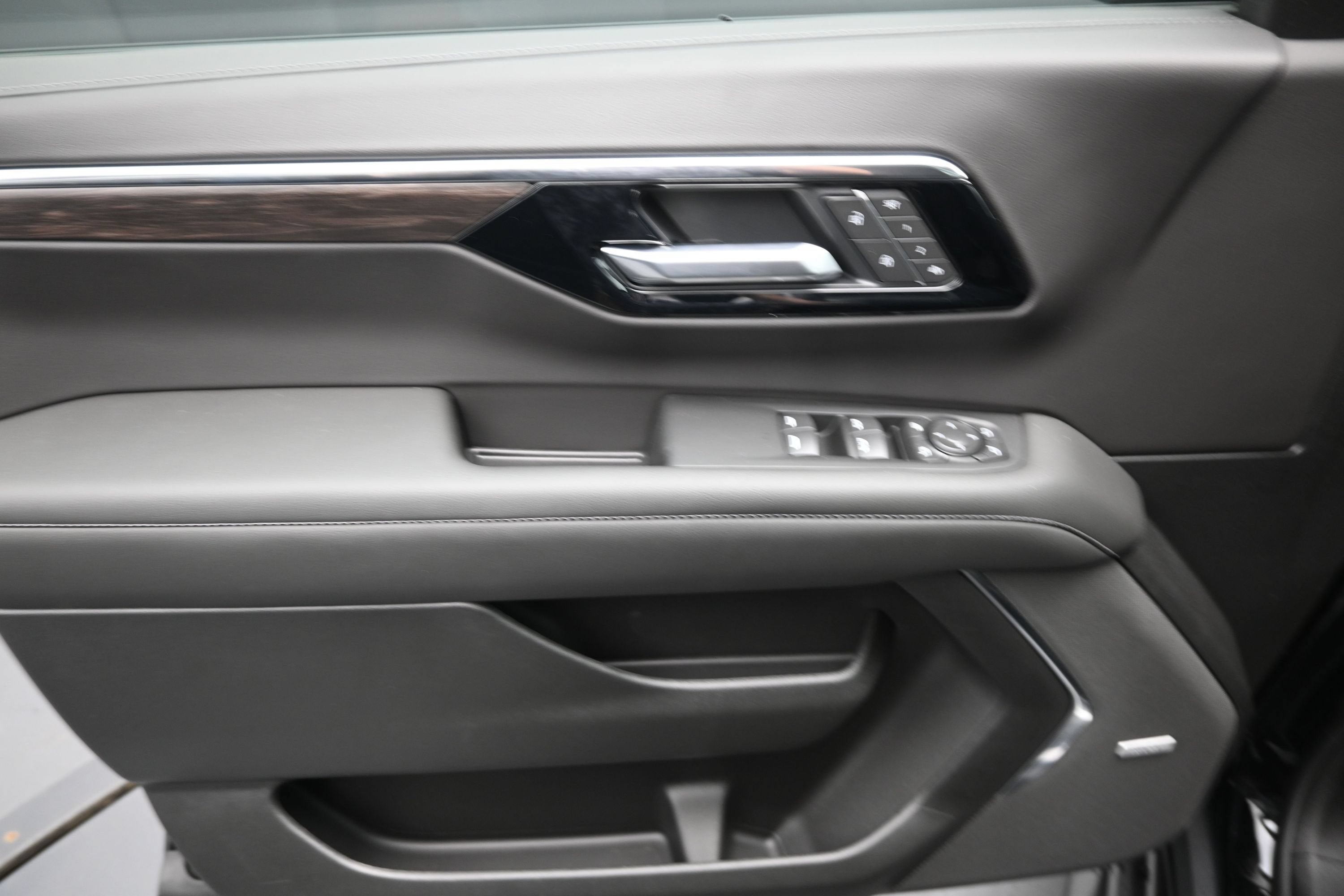 2027 Chevrolet Suburban LT - Photo 12