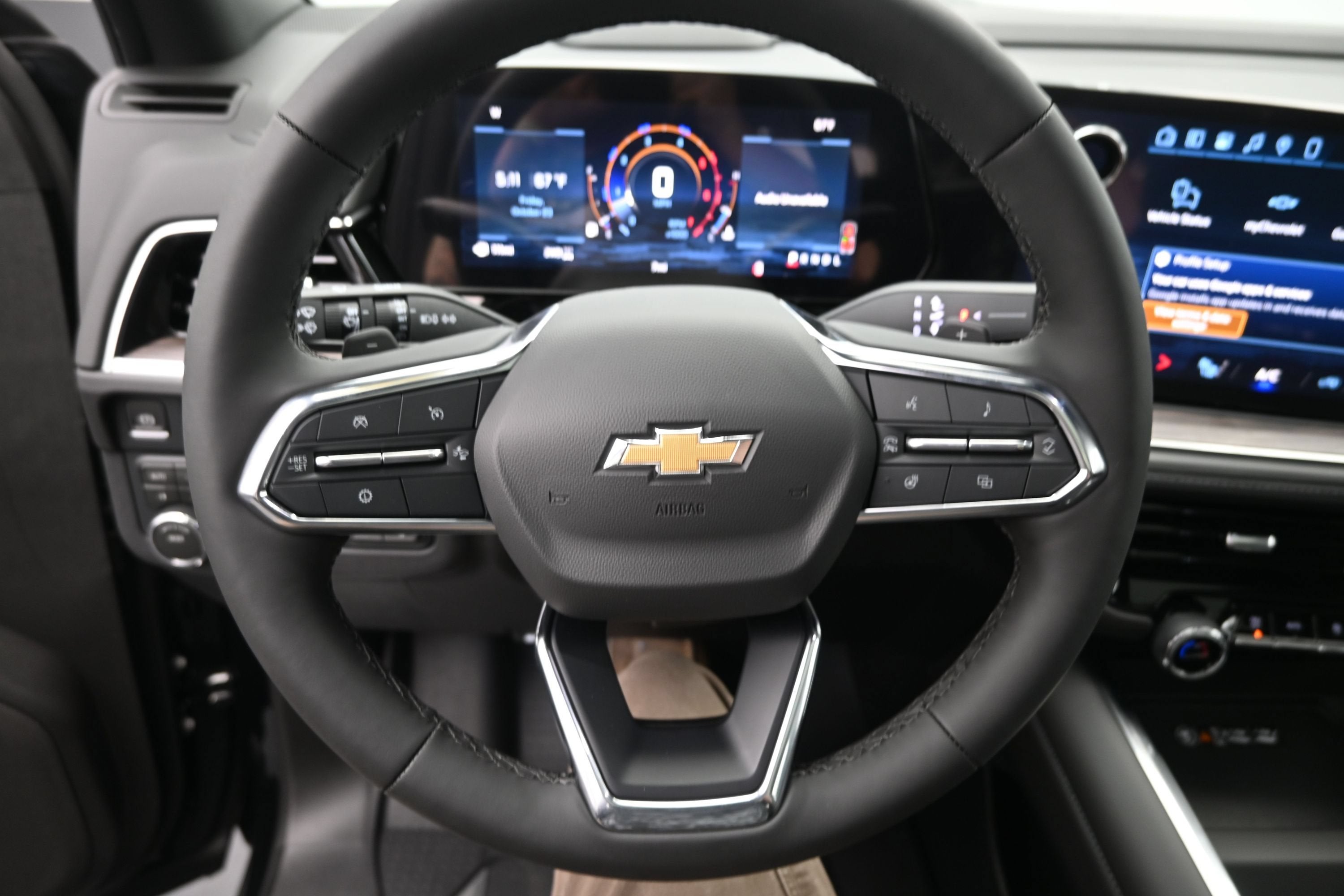 2027 Chevrolet Suburban LT - Photo 15