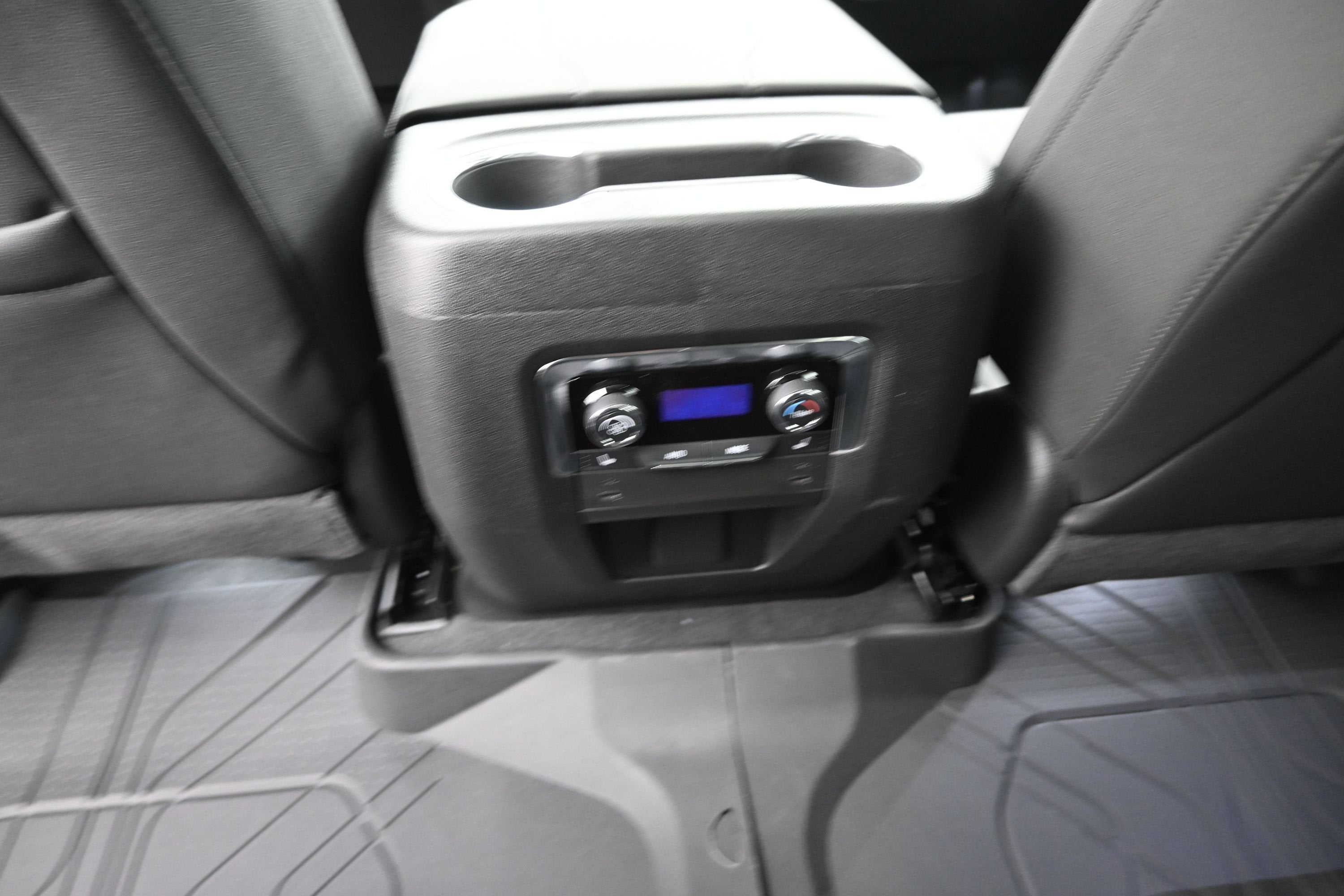 2027 Chevrolet Suburban LT - Photo 20