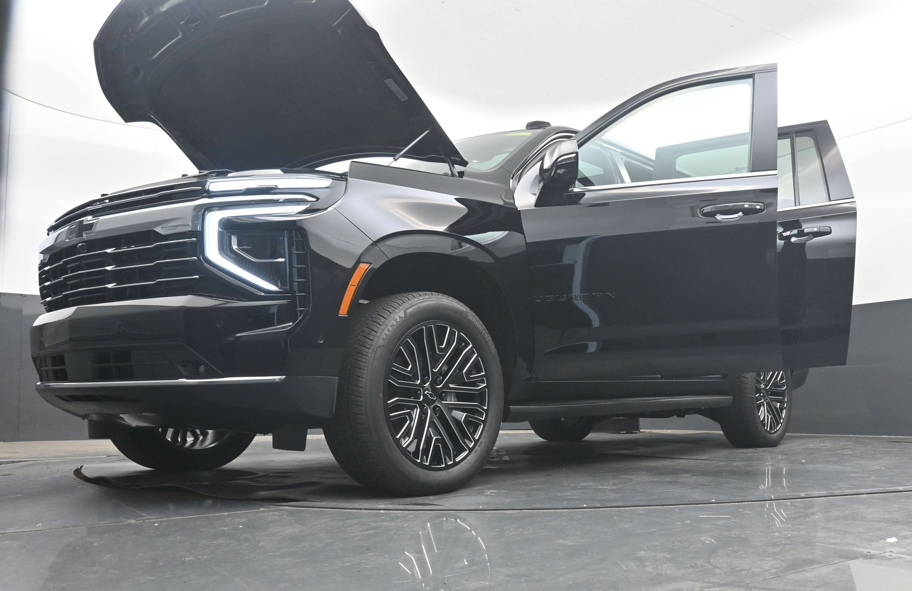 2027 Chevrolet Suburban LT - Photo 41