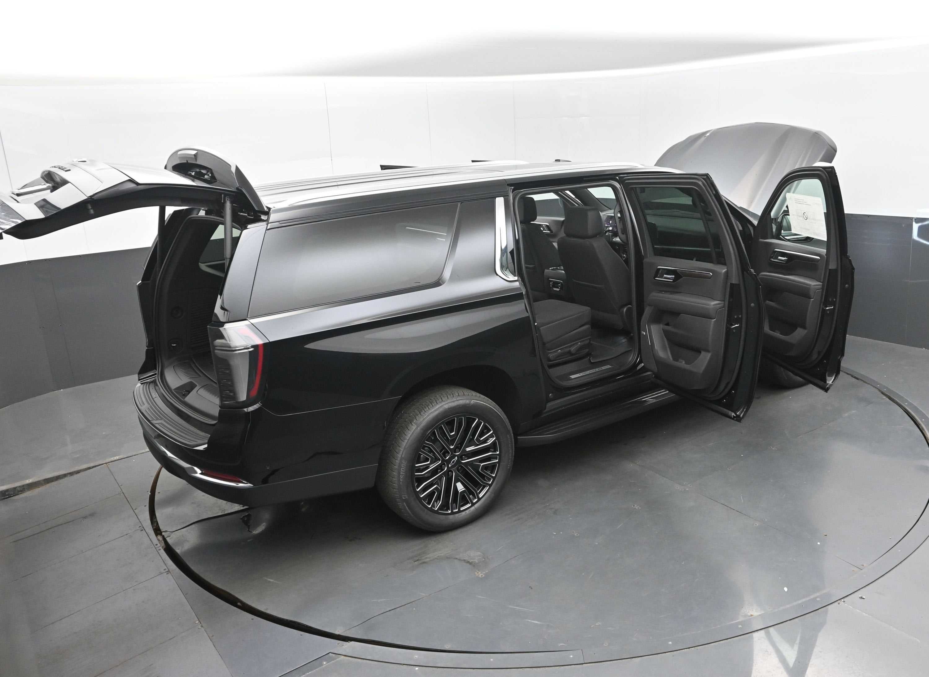 2027 Chevrolet Suburban LT - Photo 45