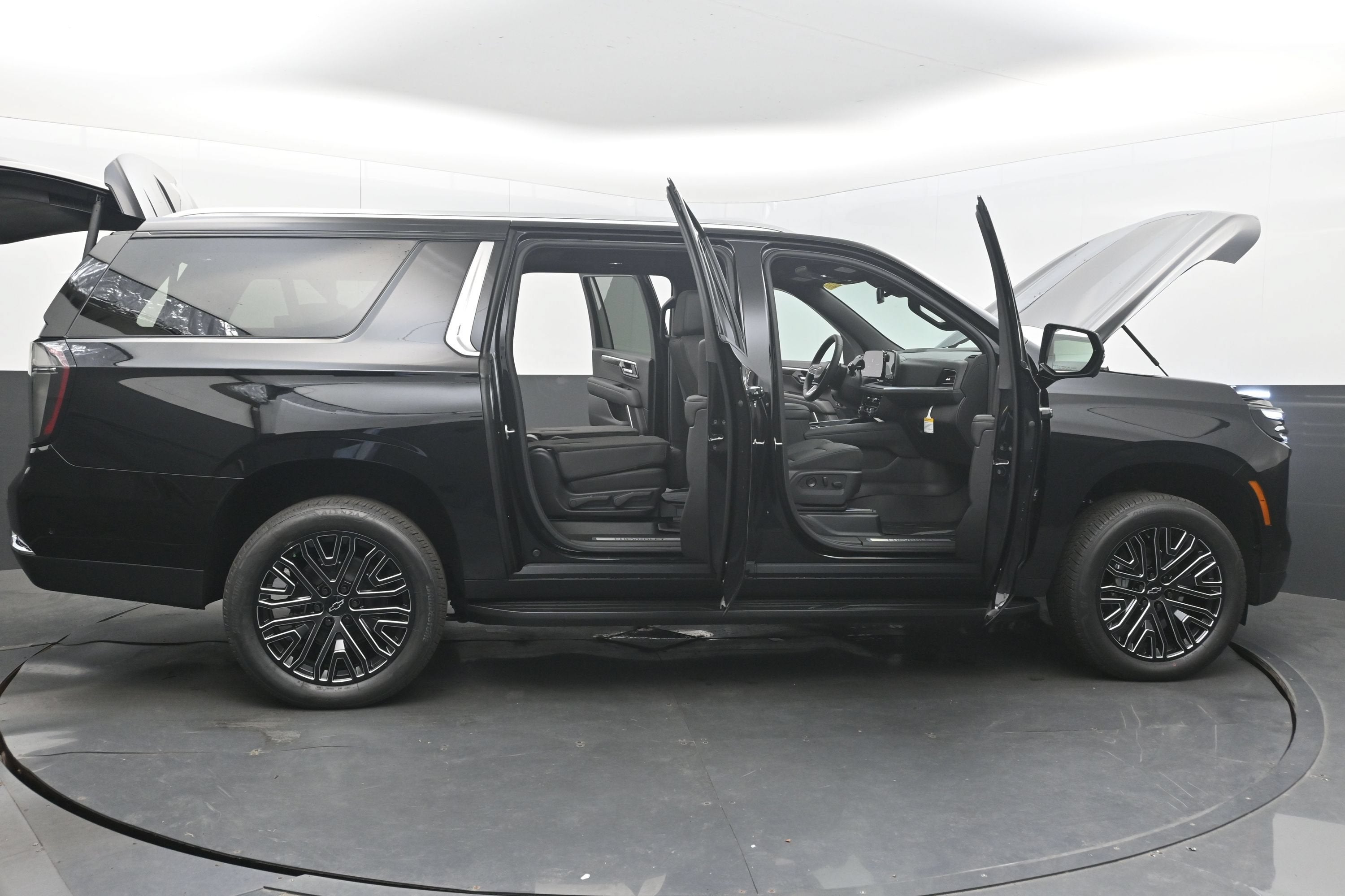 2027 Chevrolet Suburban LT - Photo 46