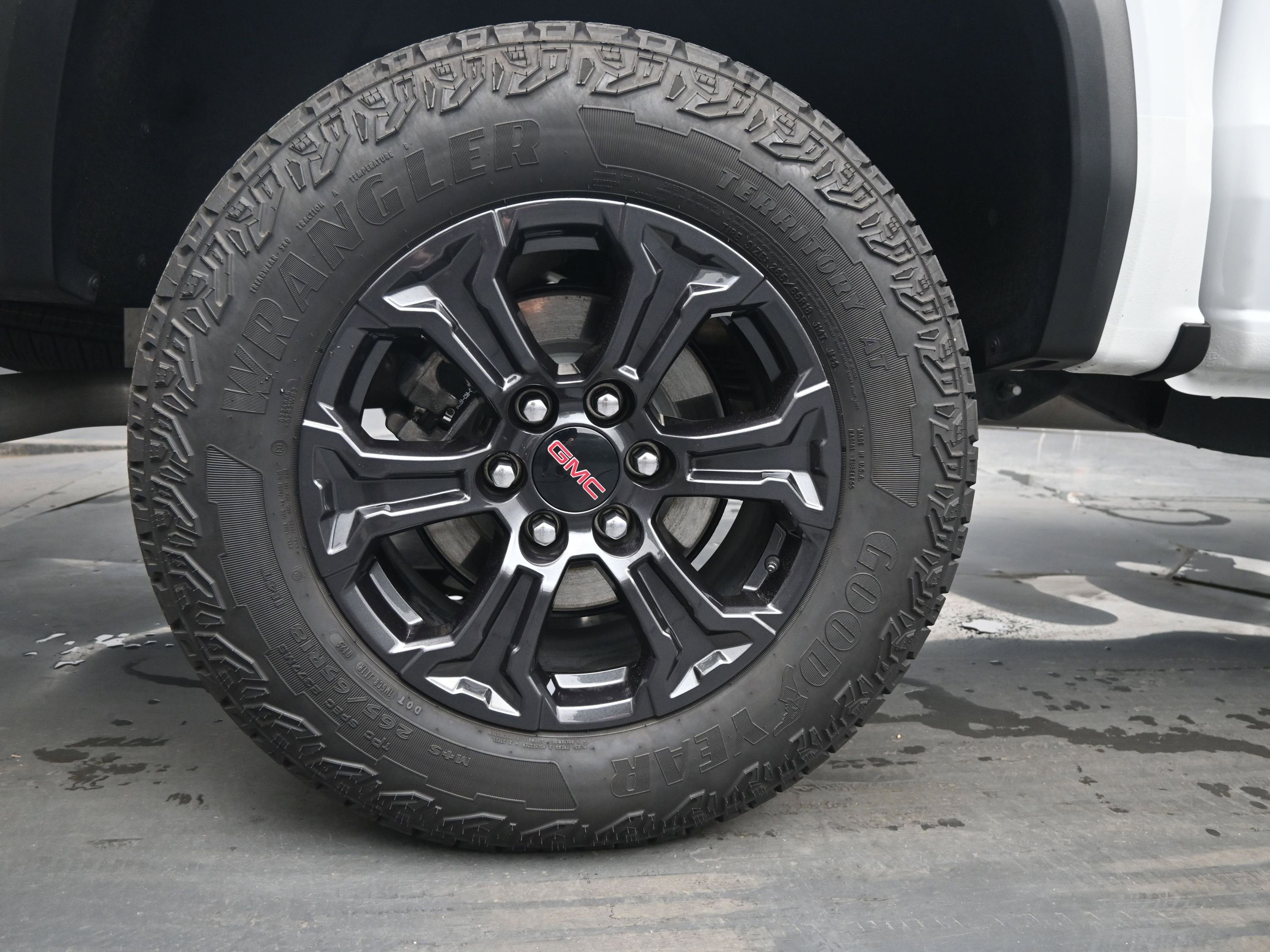 2025 GMC Canyon Elevation