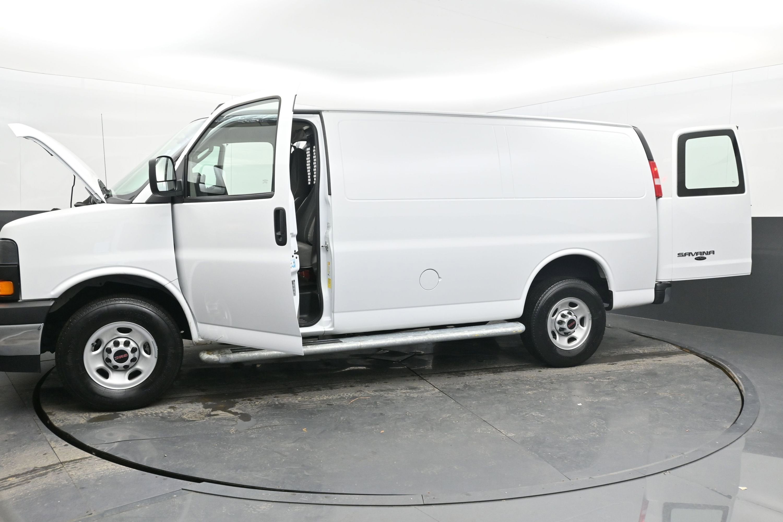 2024 GMC Savana Cargo 2500 Work Van