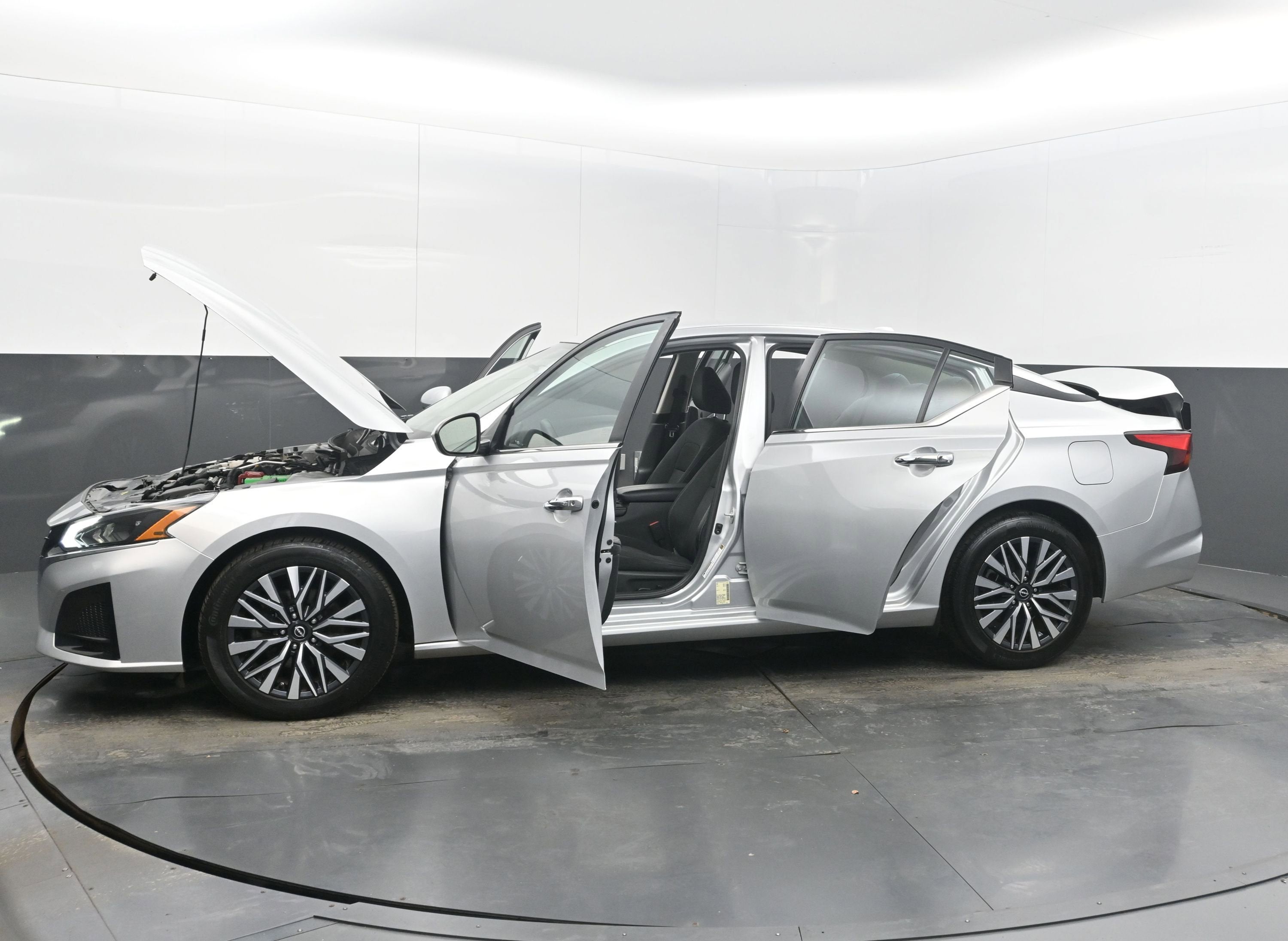 2023 Nissan Altima SV FWD