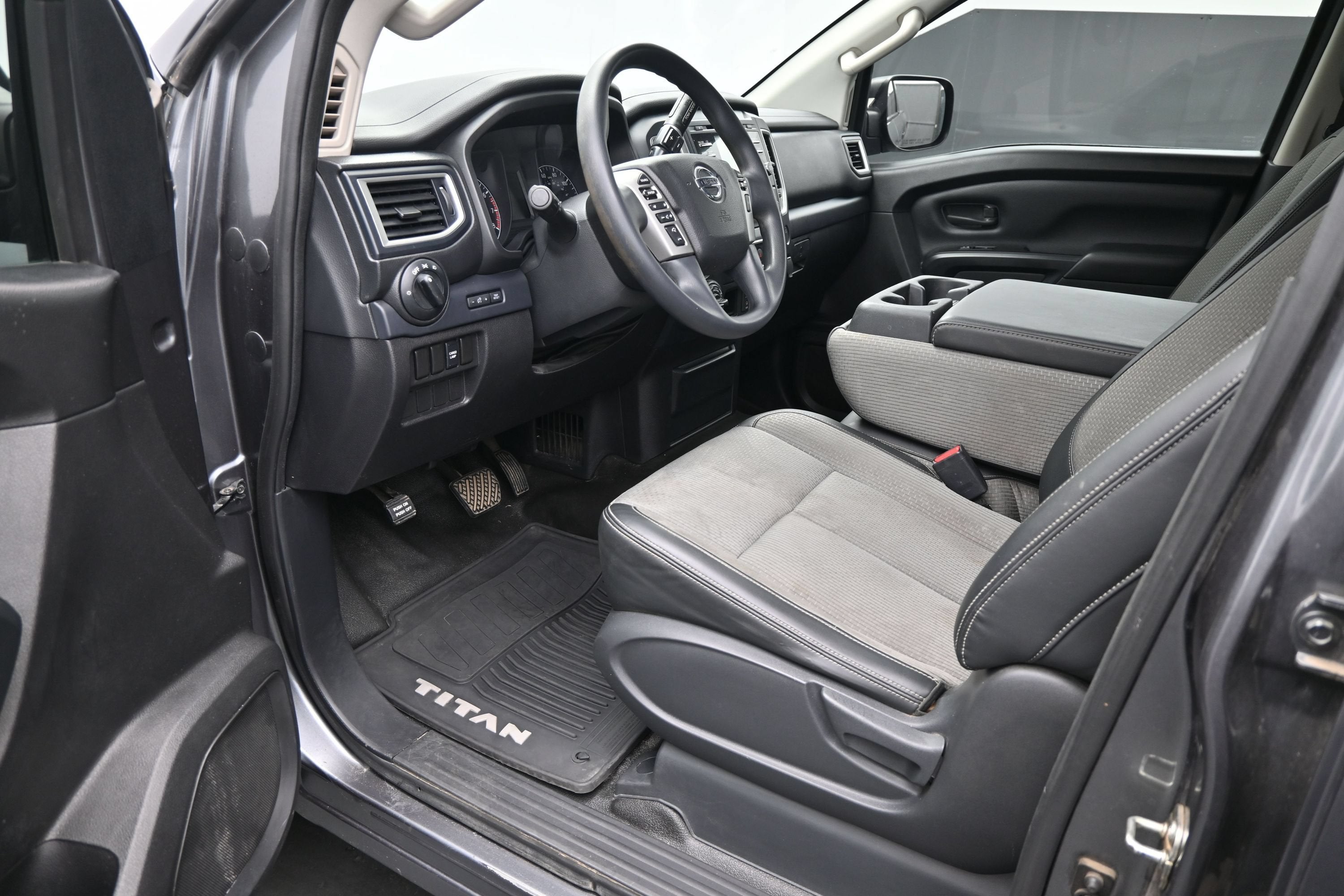 2018 Nissan TITAN S