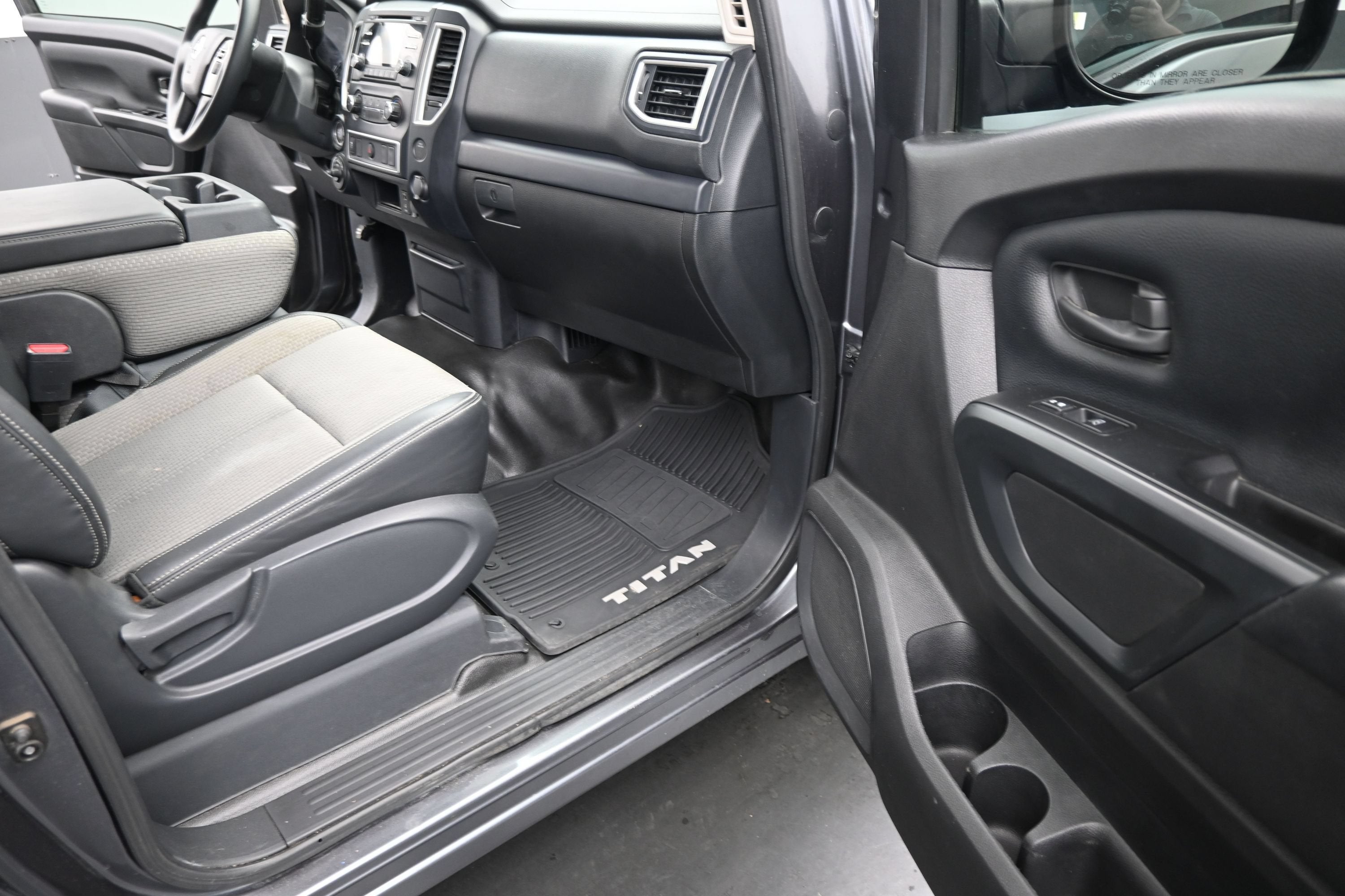2018 Nissan TITAN S