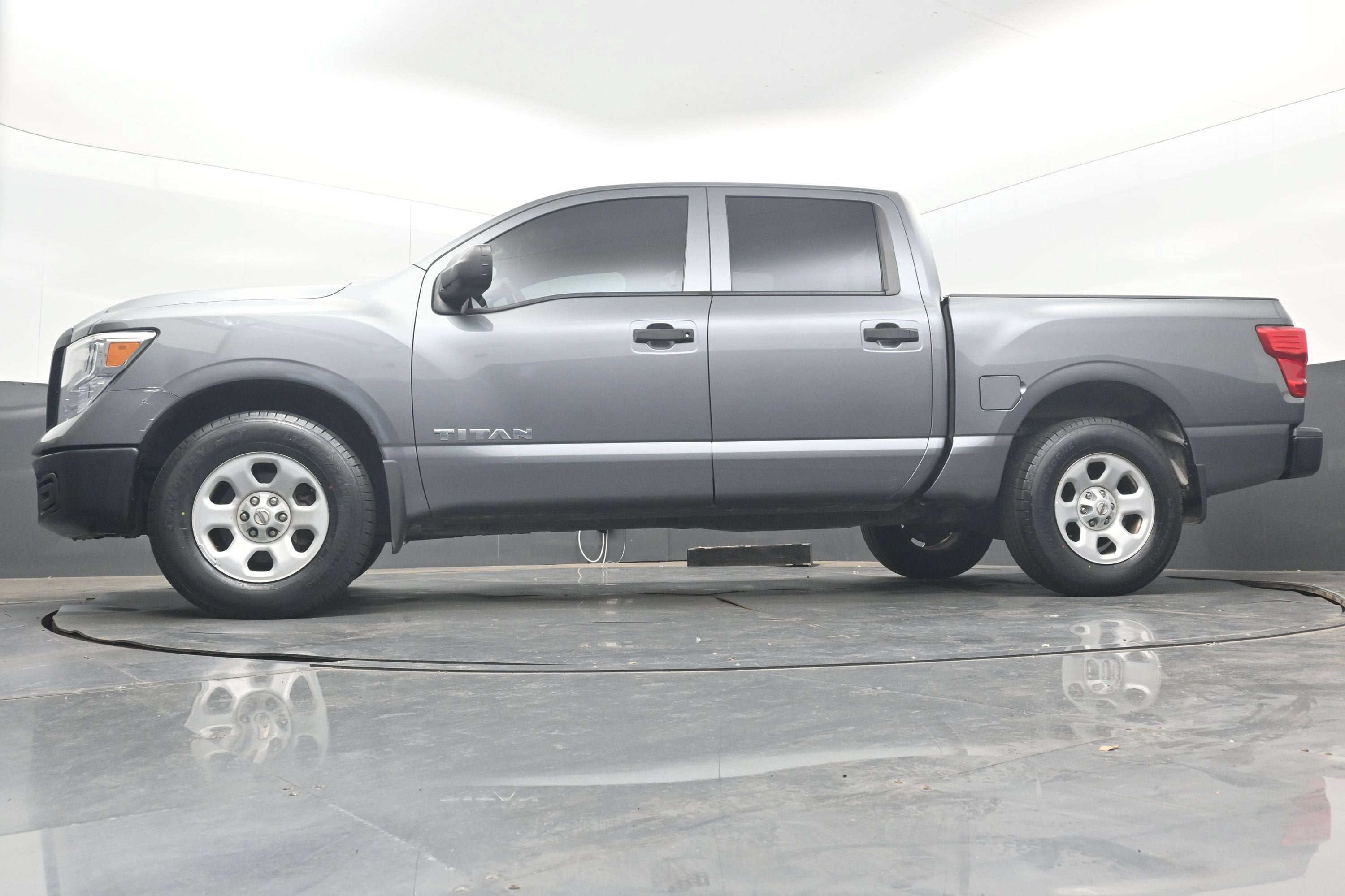 2018 Nissan TITAN S