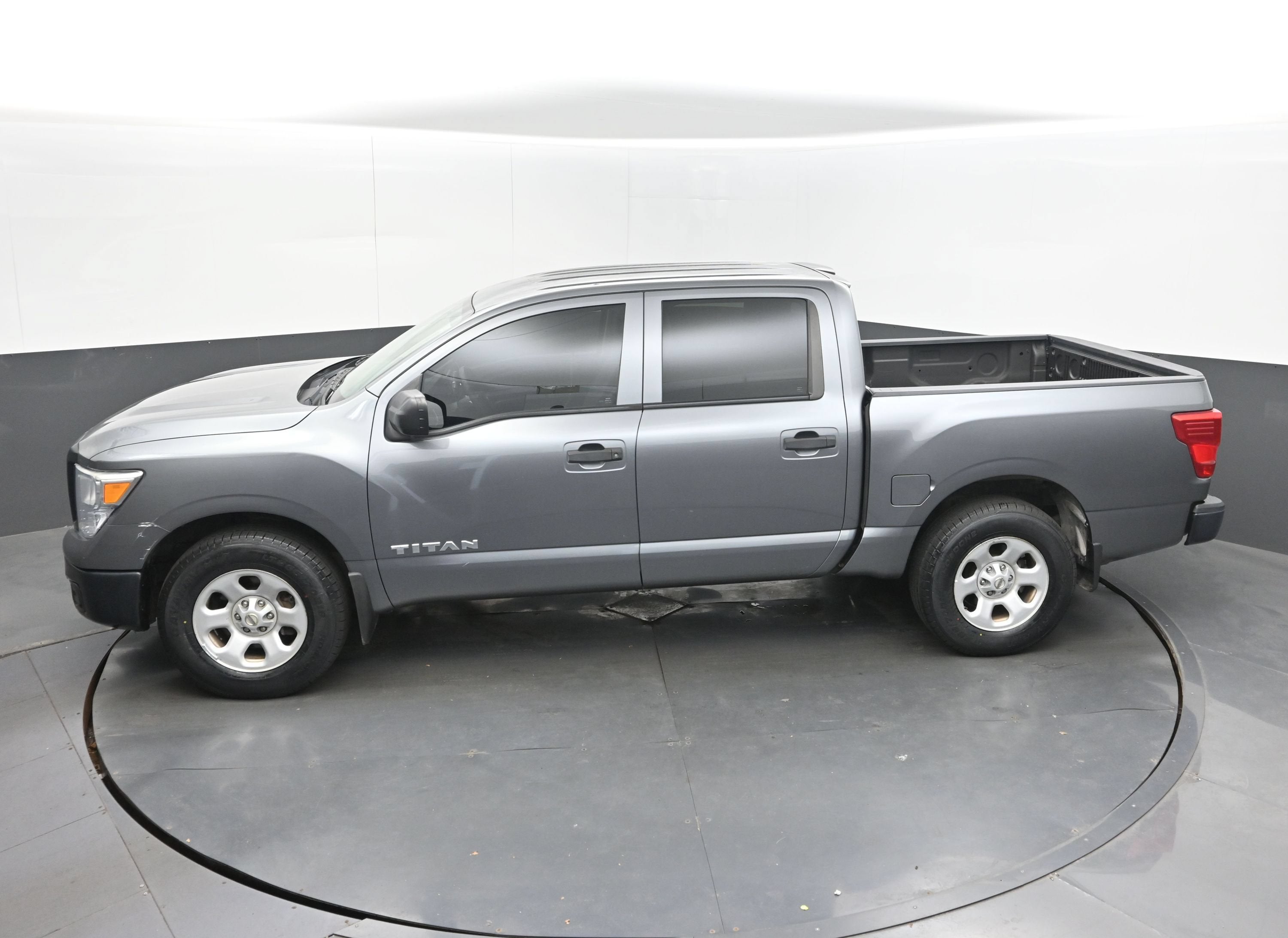 2018 Nissan TITAN S