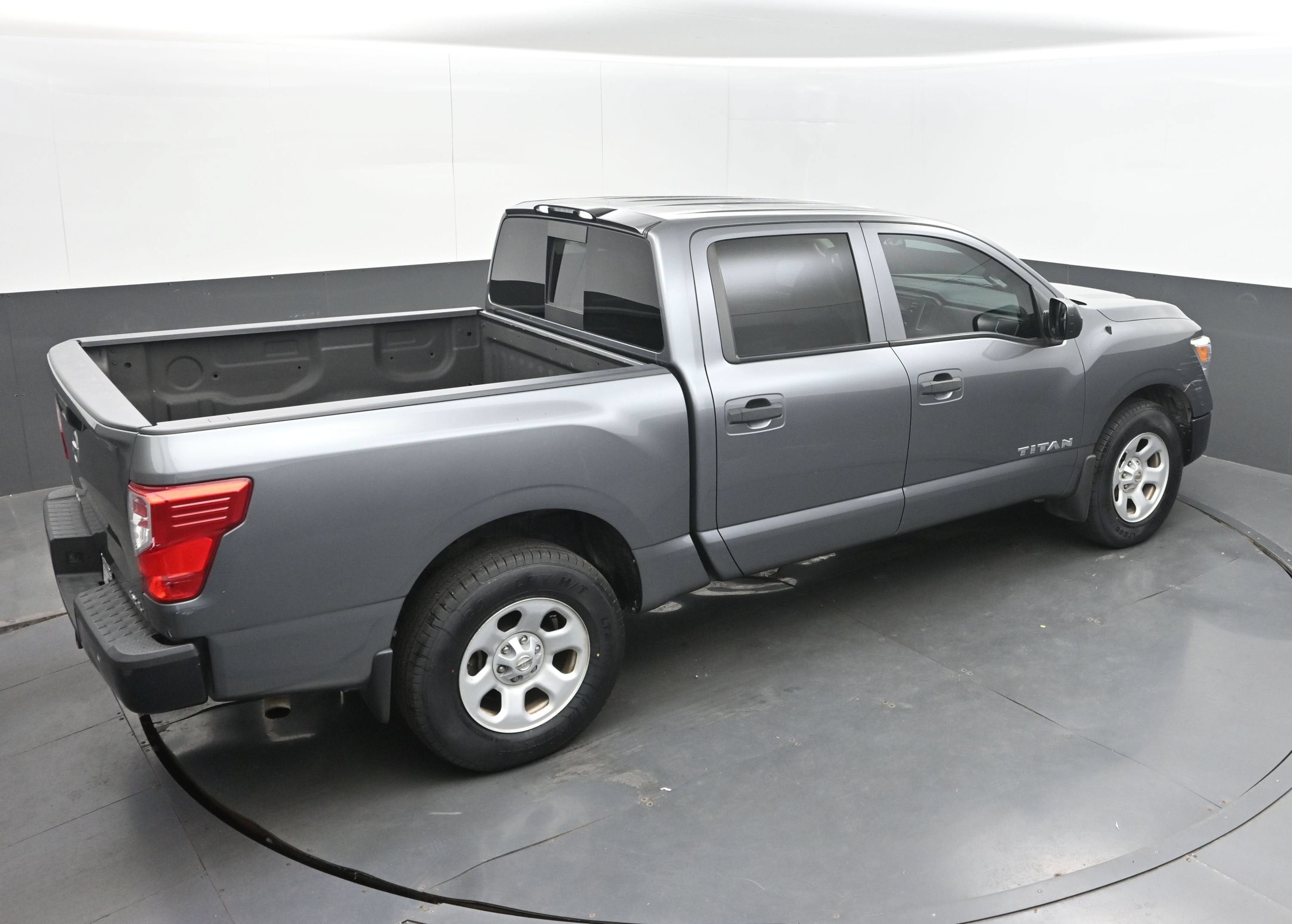 2018 Nissan TITAN S