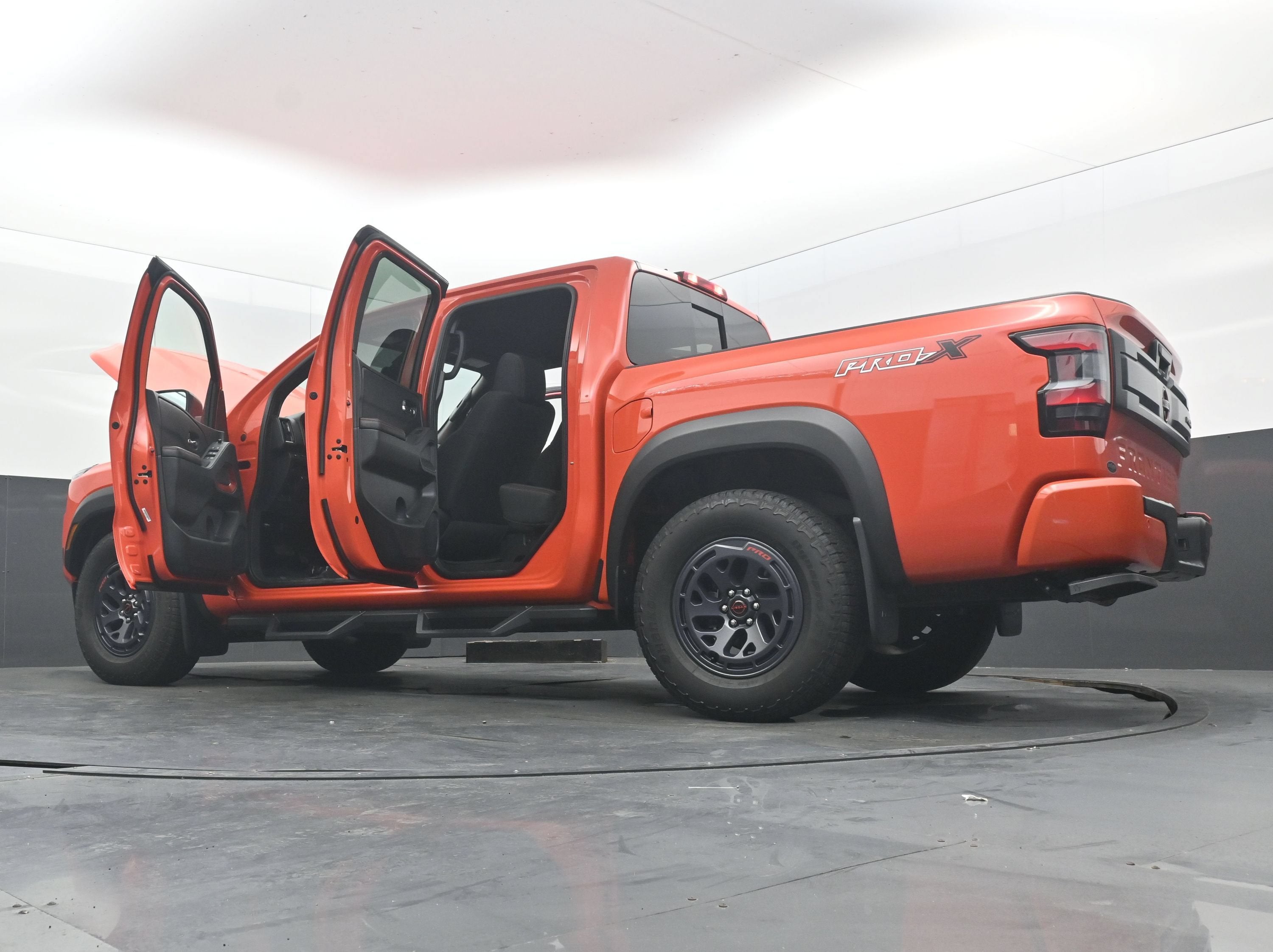 2025 Nissan Frontier Crew Cab PRO-X 4x2