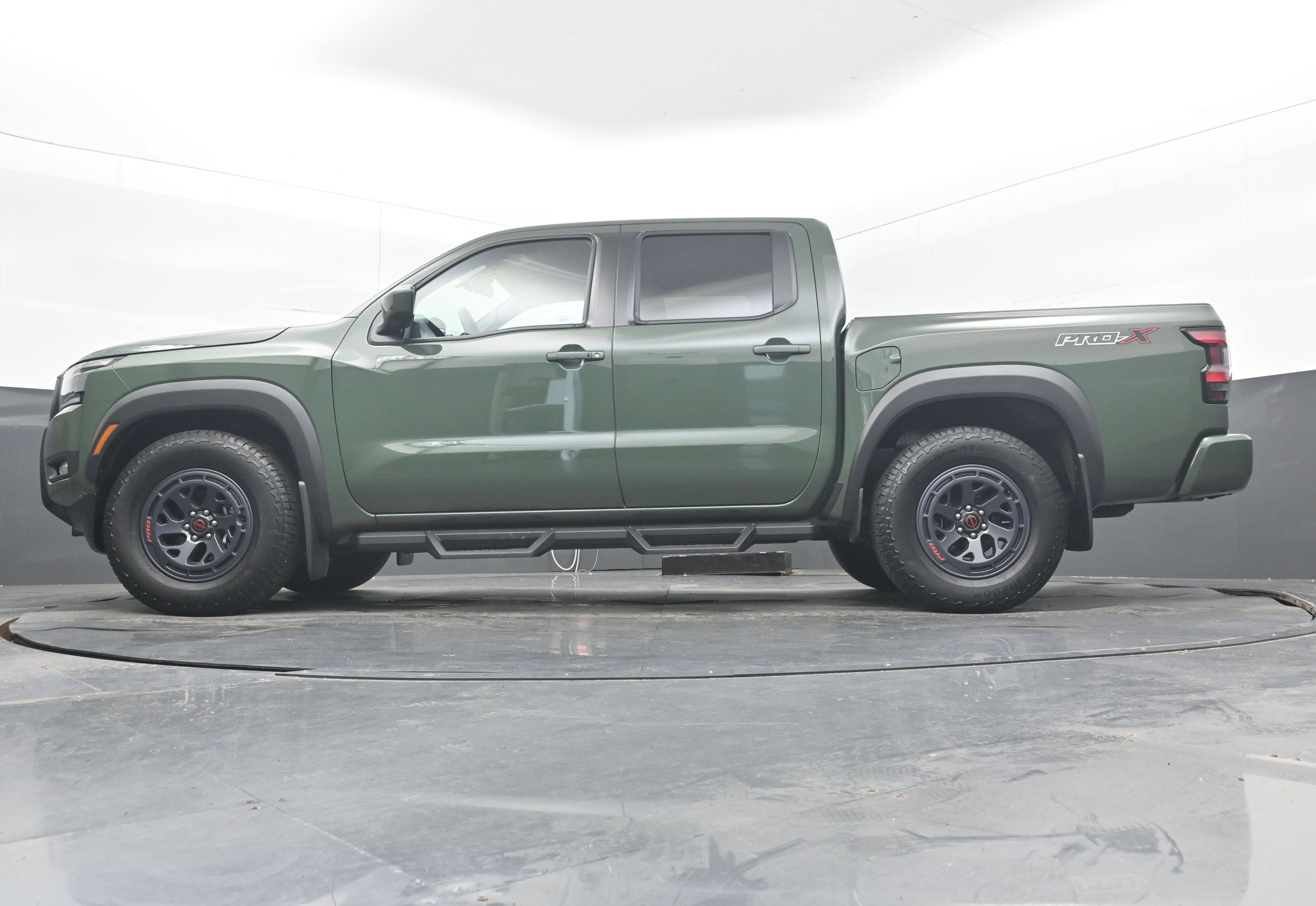 2025 Nissan Frontier Crew Cab PRO-X 4x2