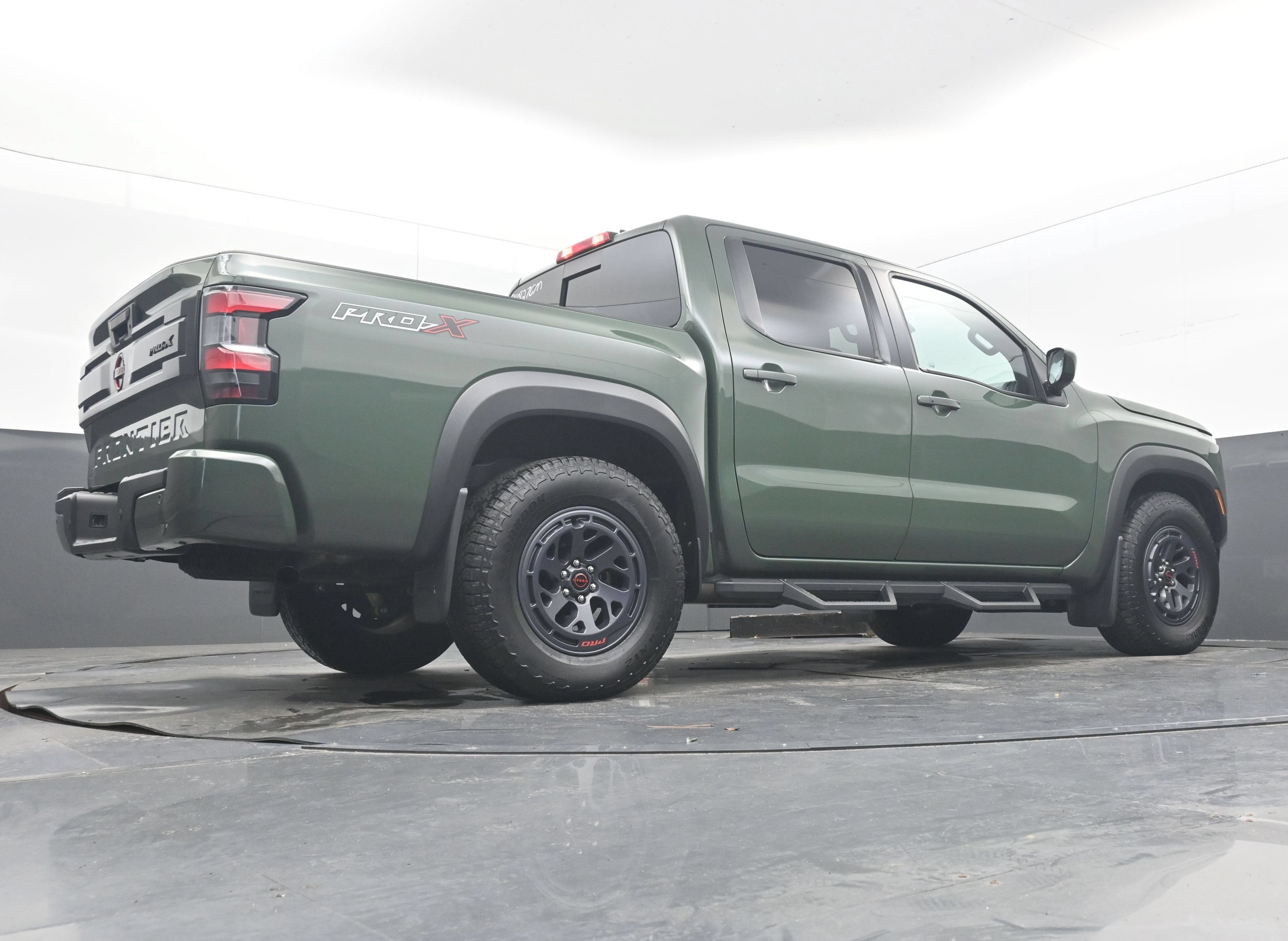 2025 Nissan Frontier Crew Cab PRO-X 4x2