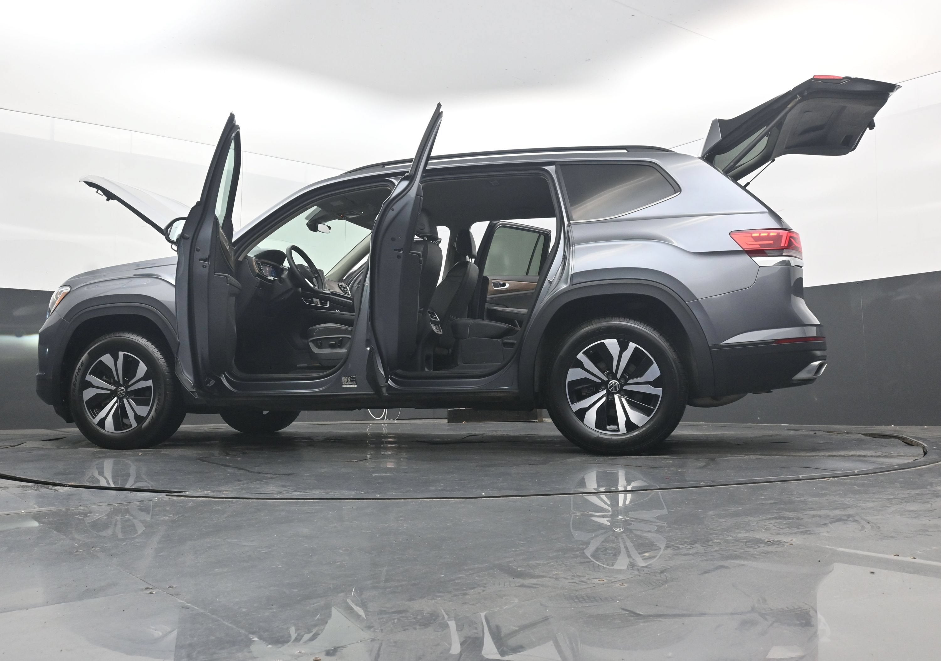 2024 Volkswagen Atlas 2.0T SE