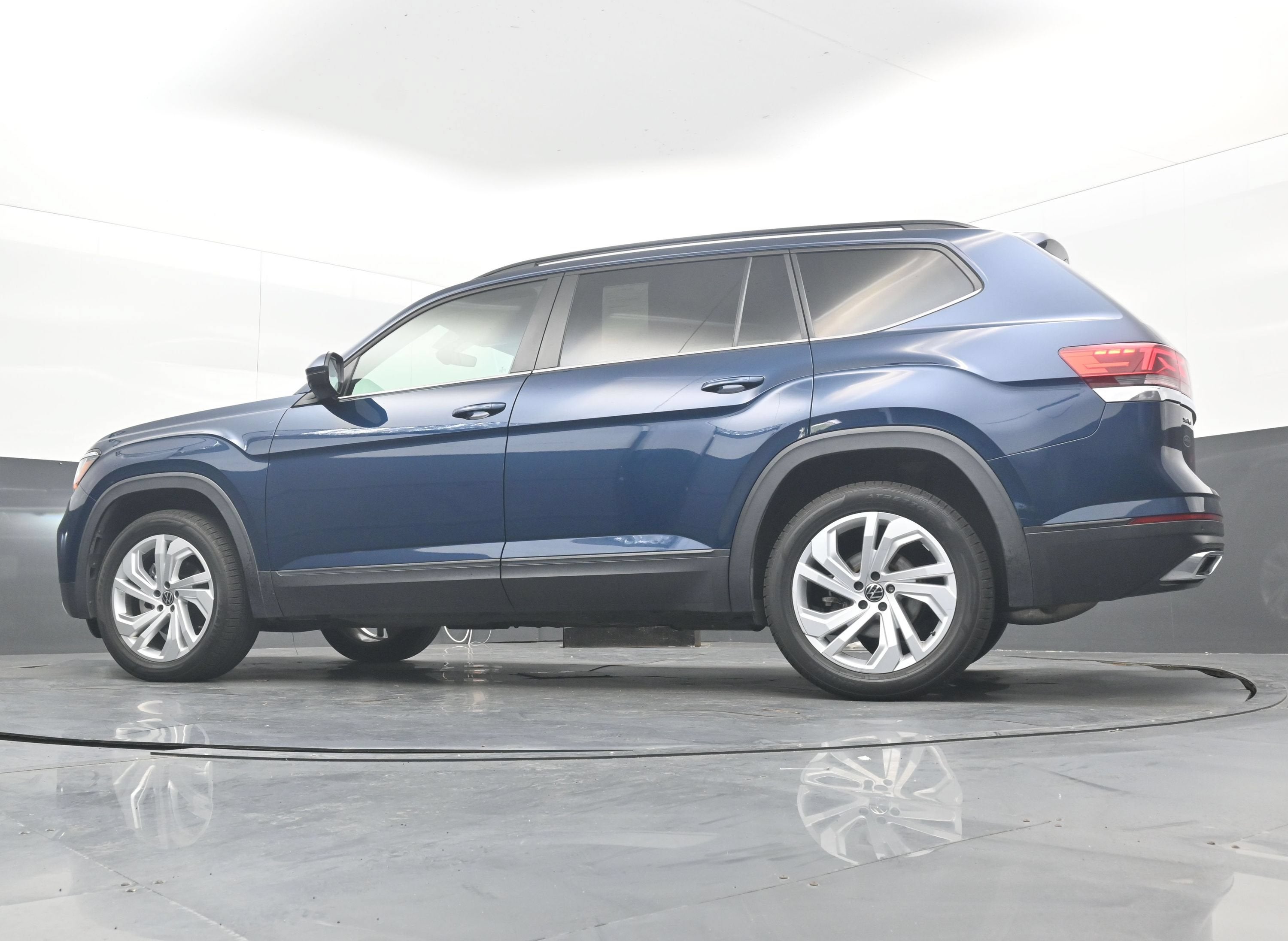 2021 Volkswagen Atlas 3.6L V6 SE w/Technology