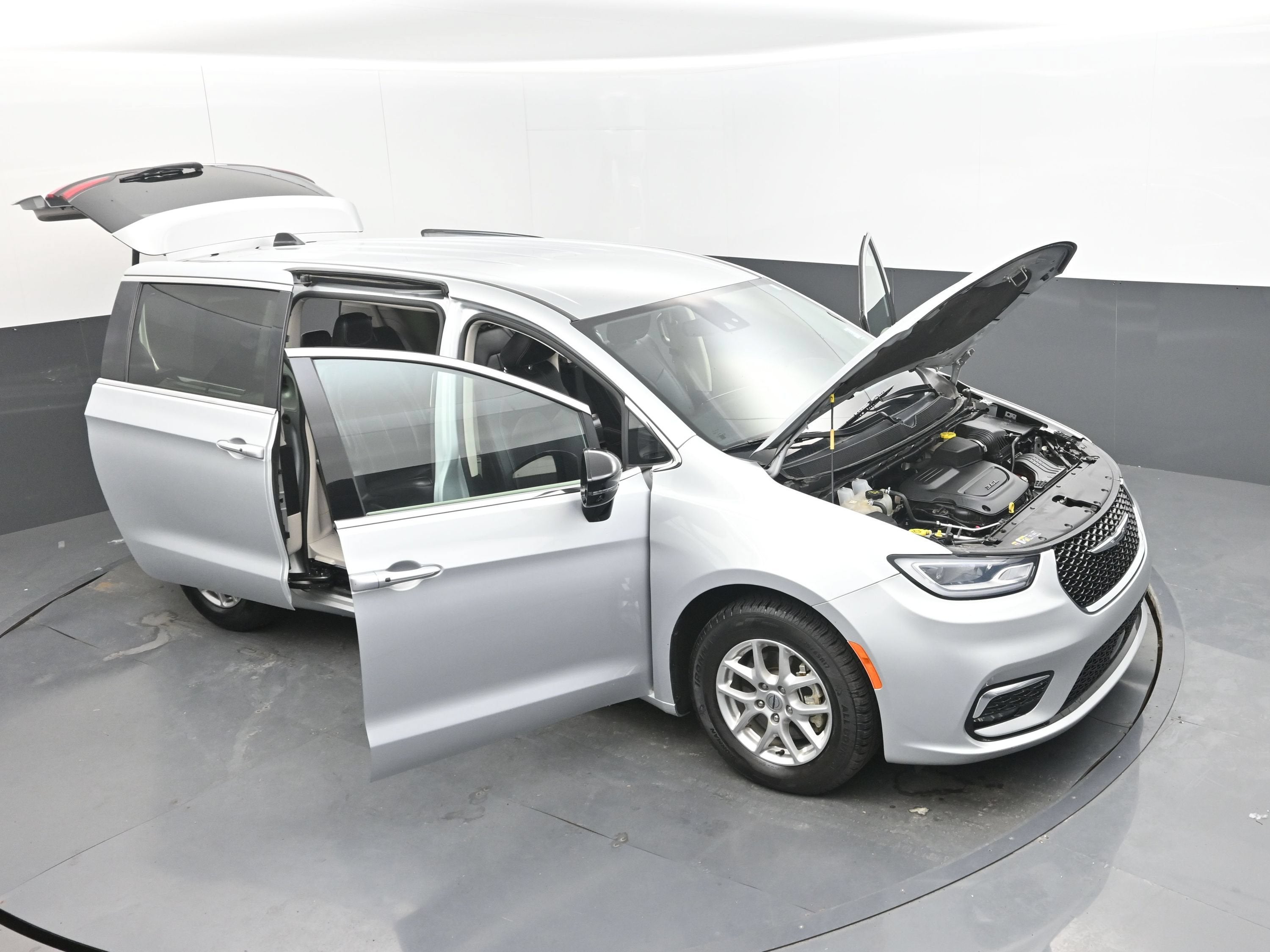 2024 Chrysler Pacifica Touring L