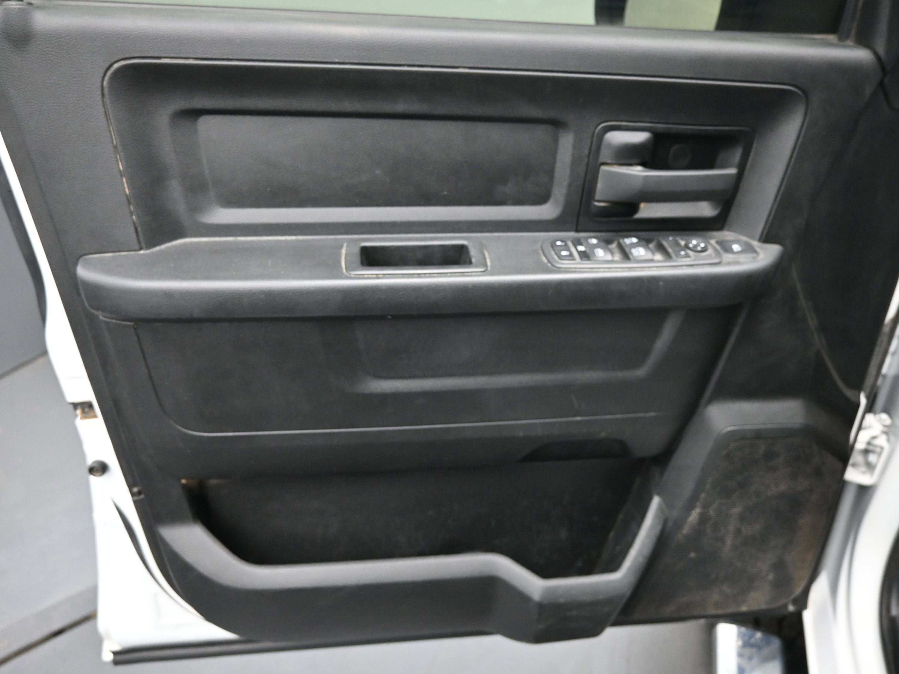 2023 RAM 2500 Tradesman Crew Cab 4x4 6'4" Box