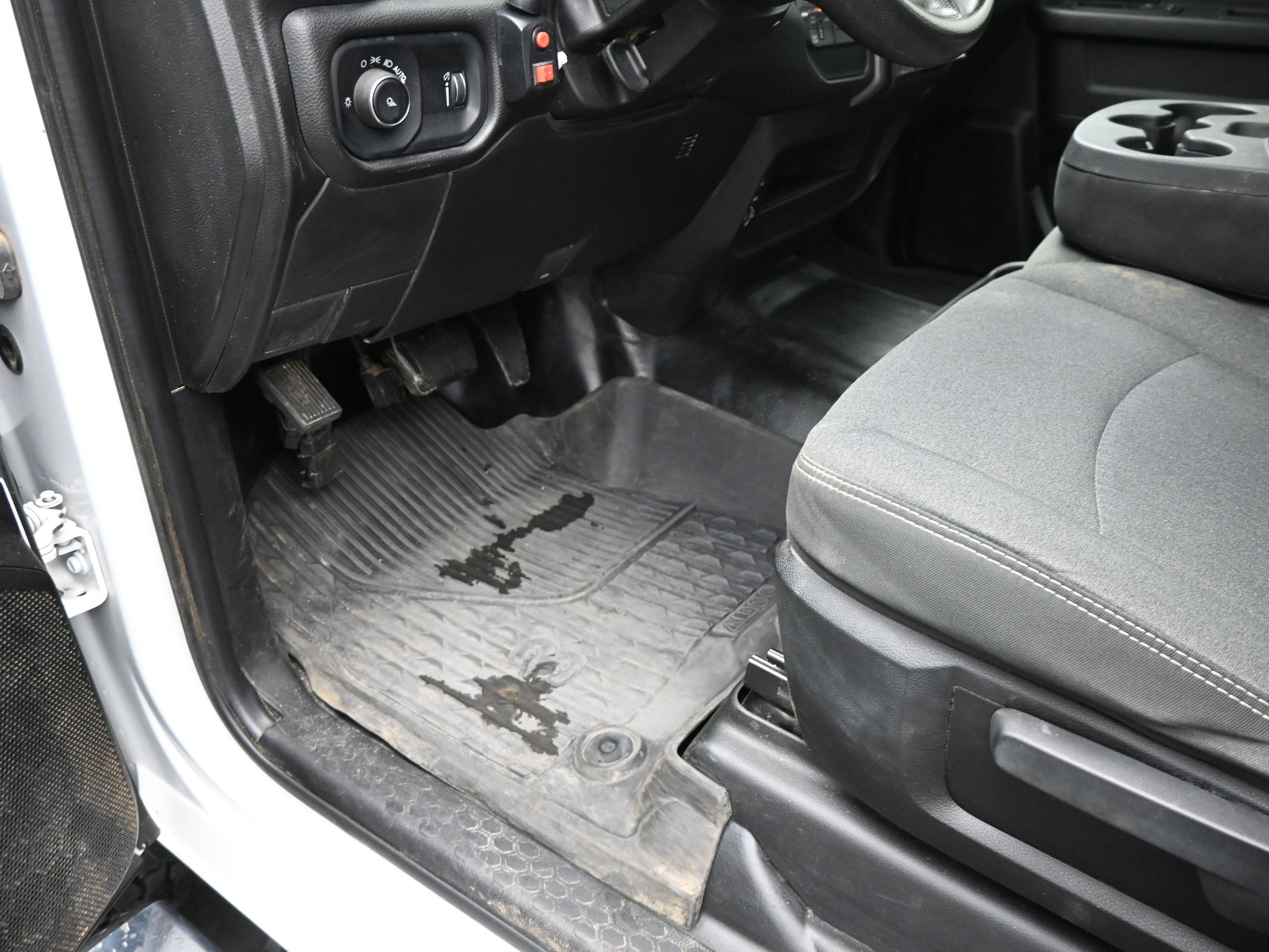 2023 RAM 2500 Tradesman Crew Cab 4x4 6'4" Box