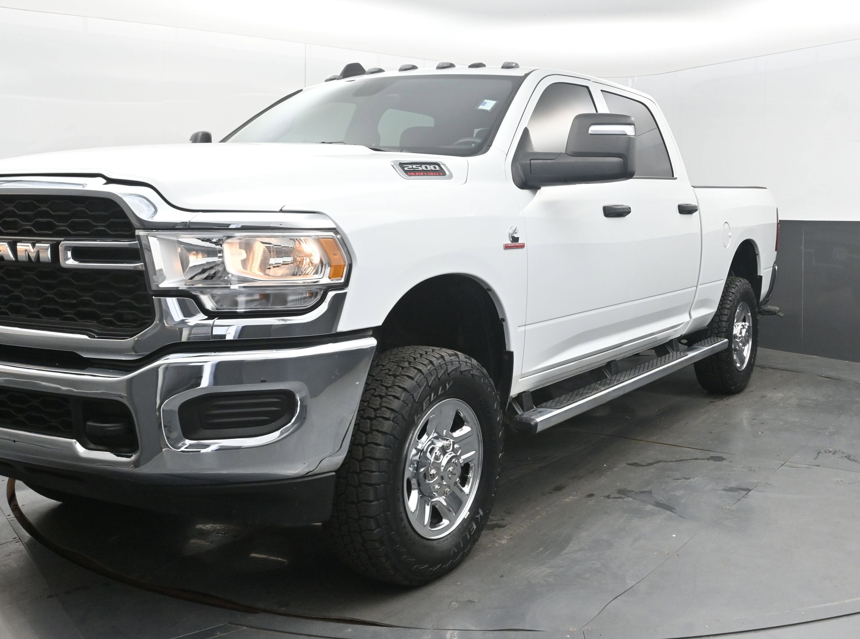 2023 RAM 2500 Tradesman Crew Cab 4x4 6'4" Box