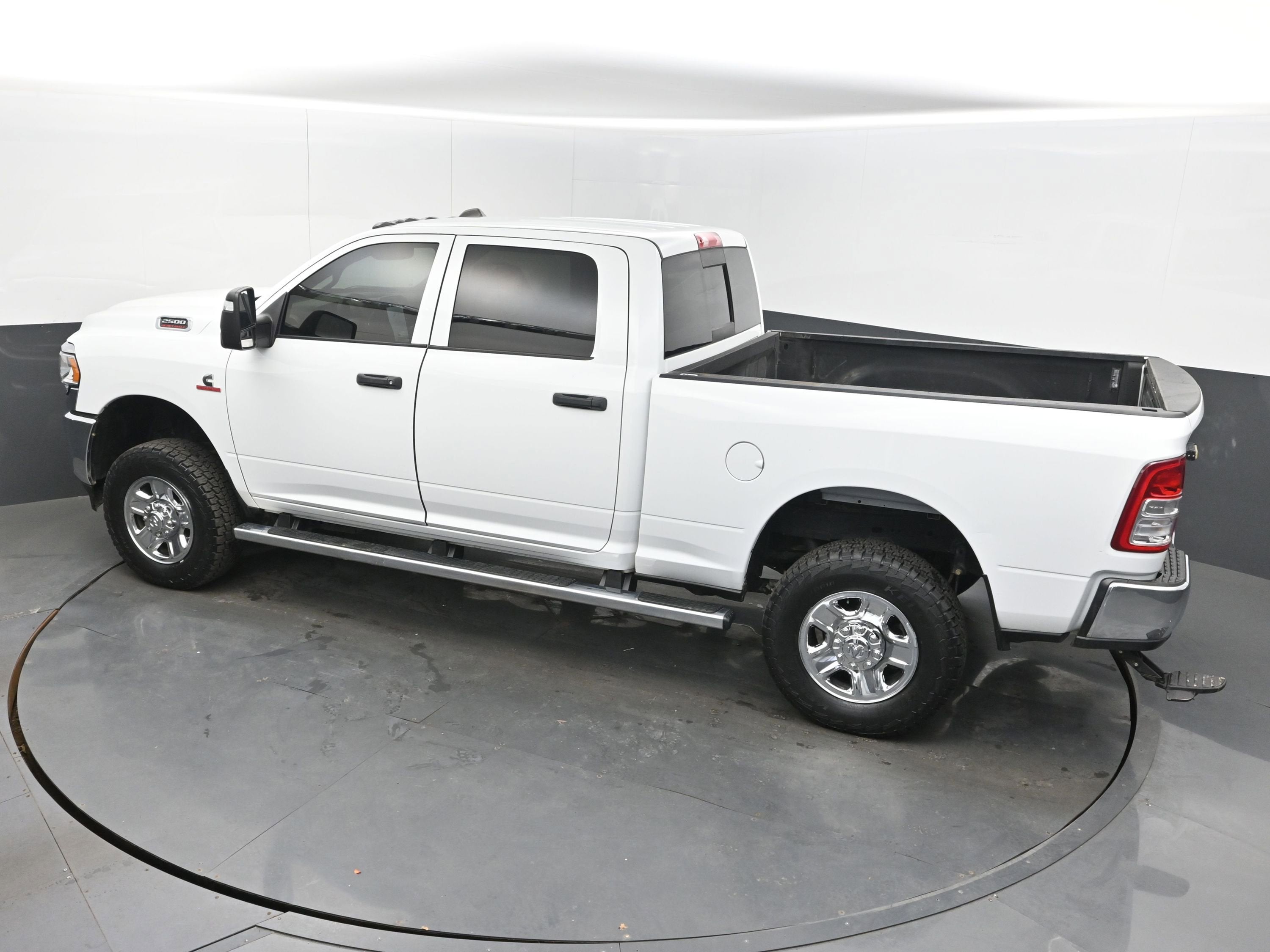 2023 RAM 2500 Tradesman Crew Cab 4x4 6'4" Box