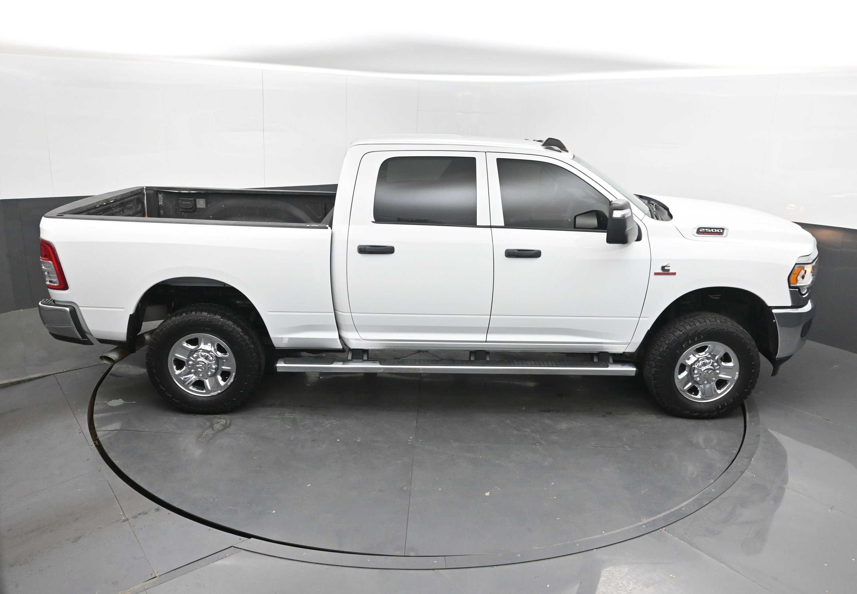 2023 RAM 2500 Tradesman Crew Cab 4x4 6'4" Box