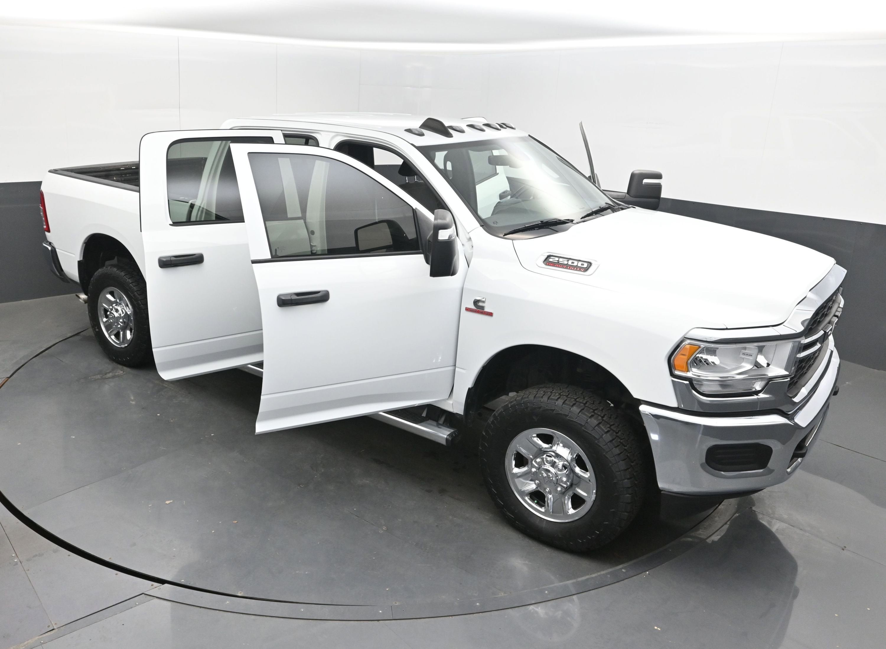 2023 RAM 2500 Tradesman Crew Cab 4x4 6'4" Box