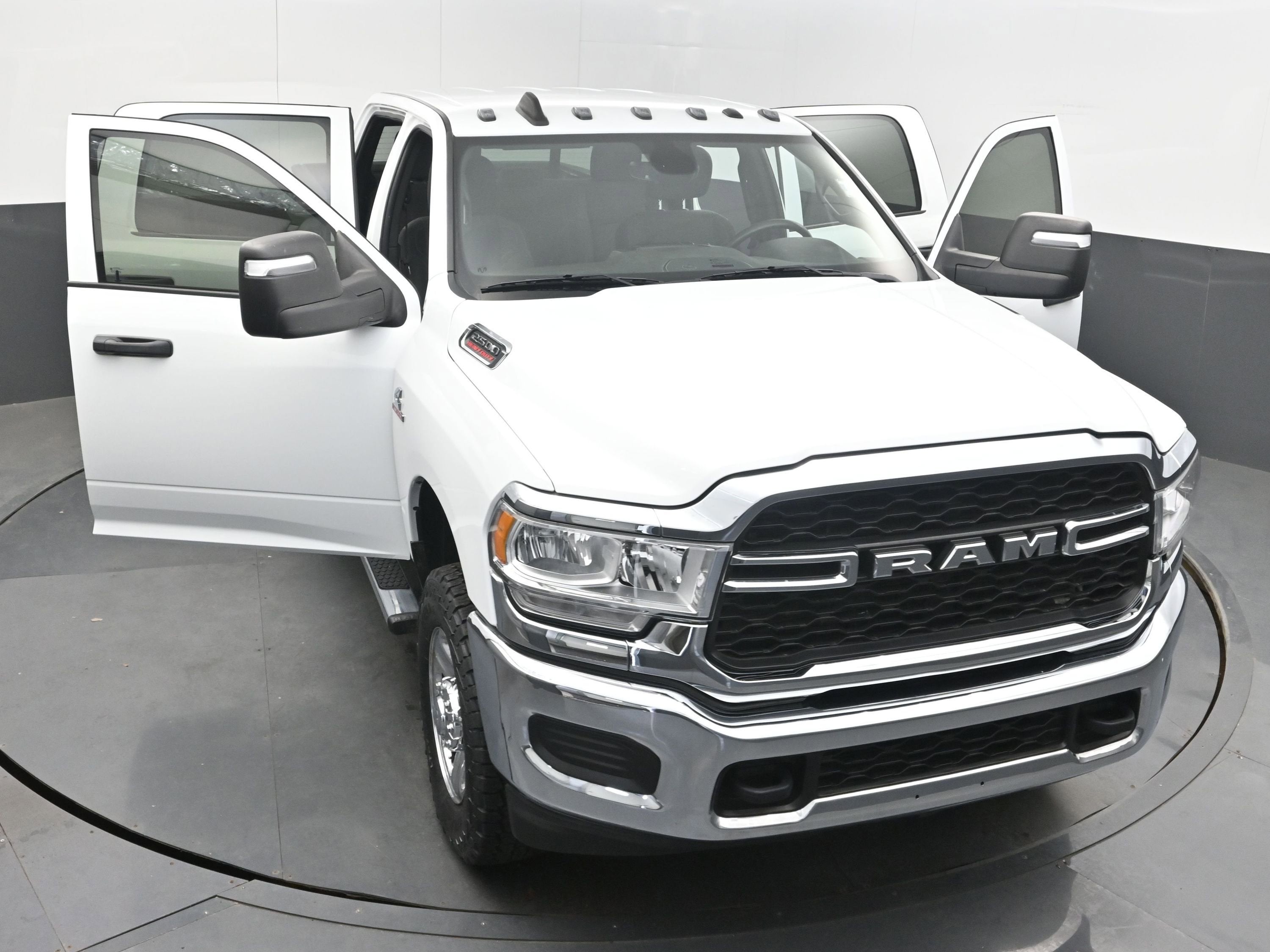 2023 RAM 2500 Tradesman Crew Cab 4x4 6'4" Box