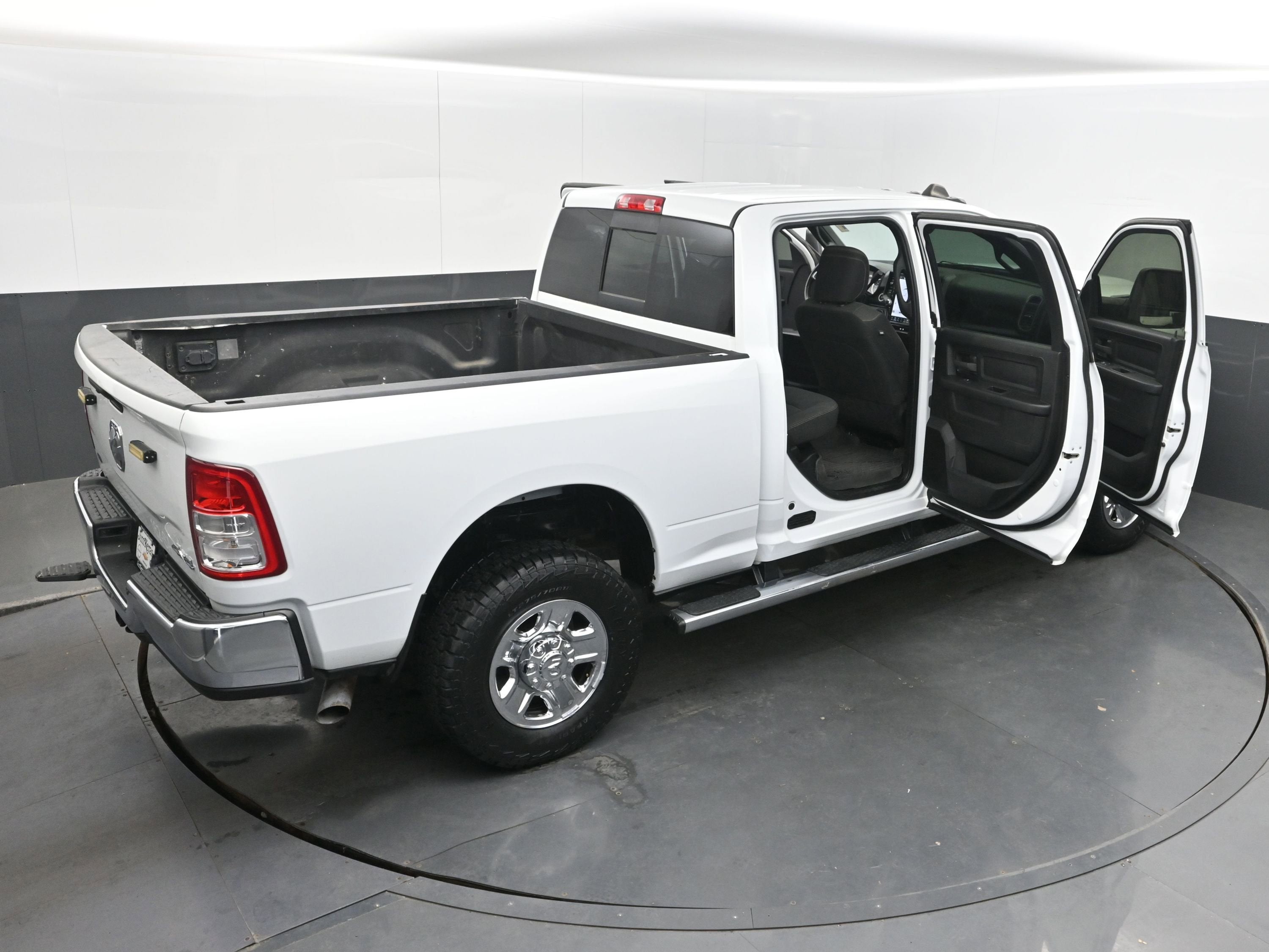 2023 RAM 2500 Tradesman Crew Cab 4x4 6'4" Box