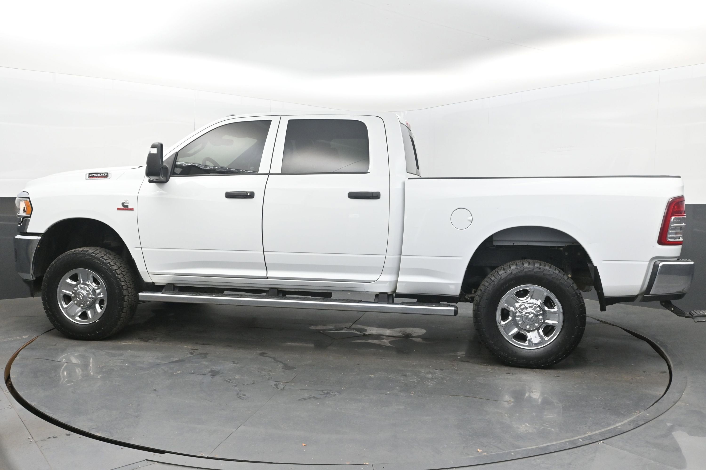 2023 RAM 2500 Tradesman Crew Cab 4x4 6'4" Box