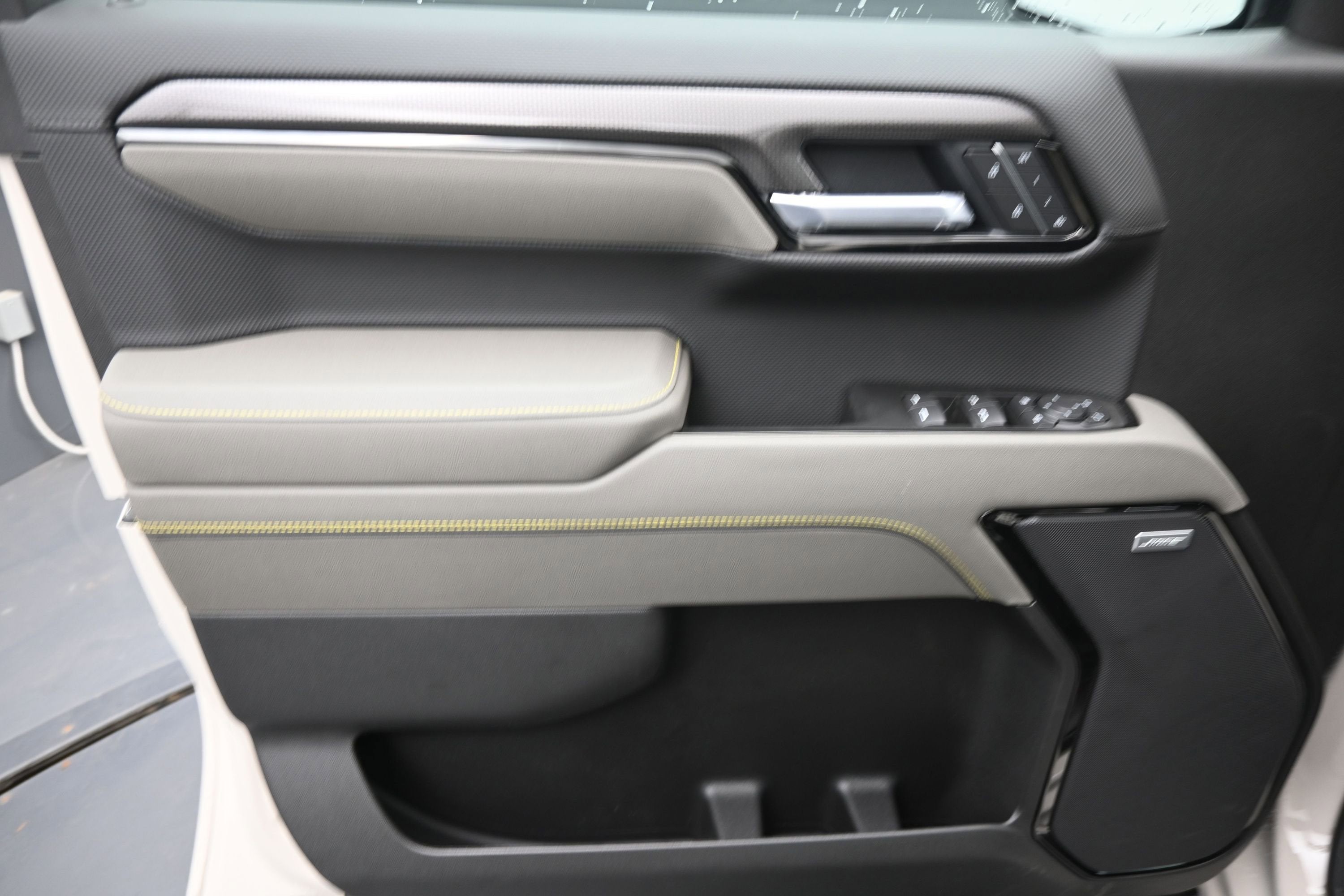 2026 Chevrolet Silverado 1500 ZR2 - Photo 10