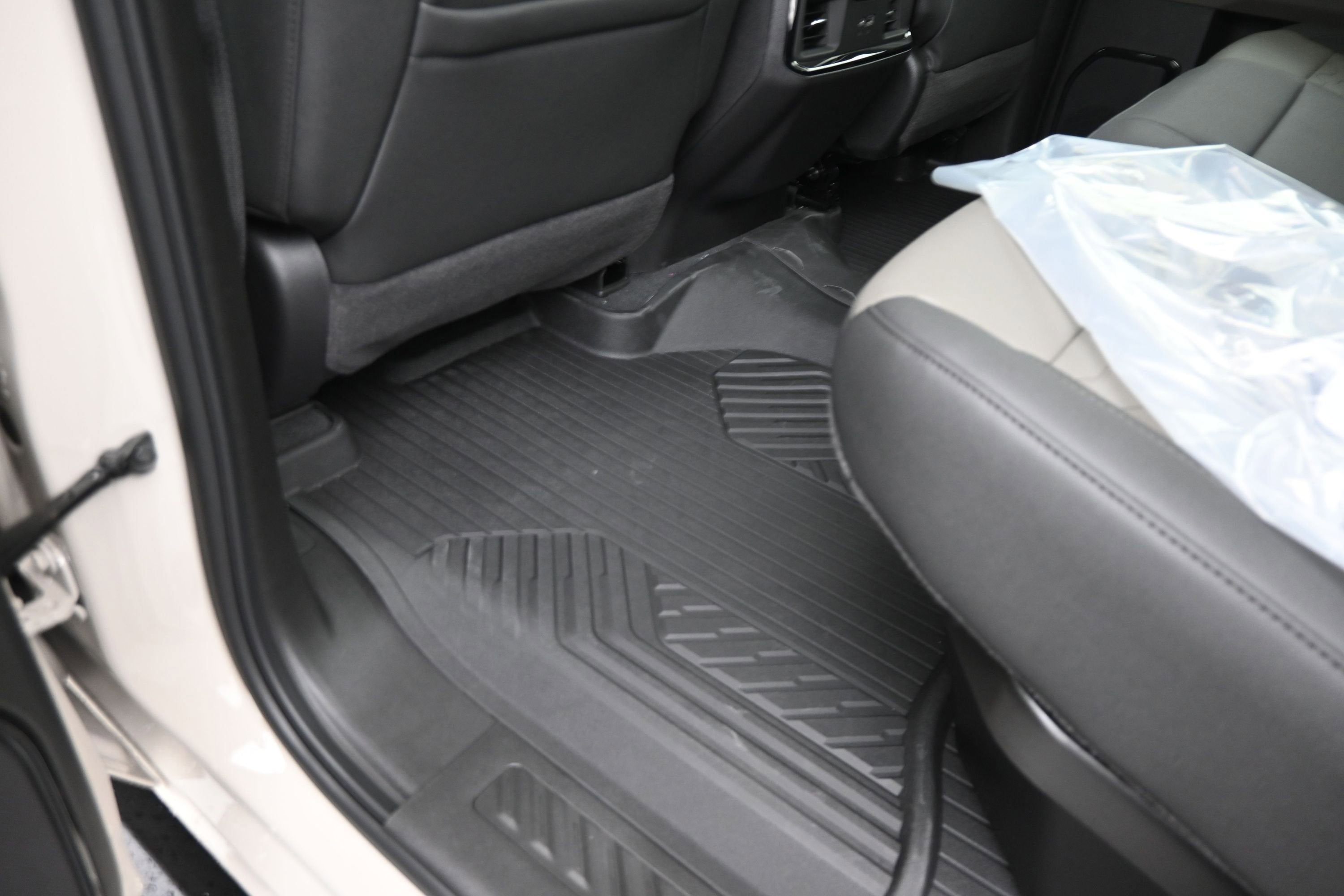 2026 Chevrolet Silverado 1500 ZR2 - Photo 16