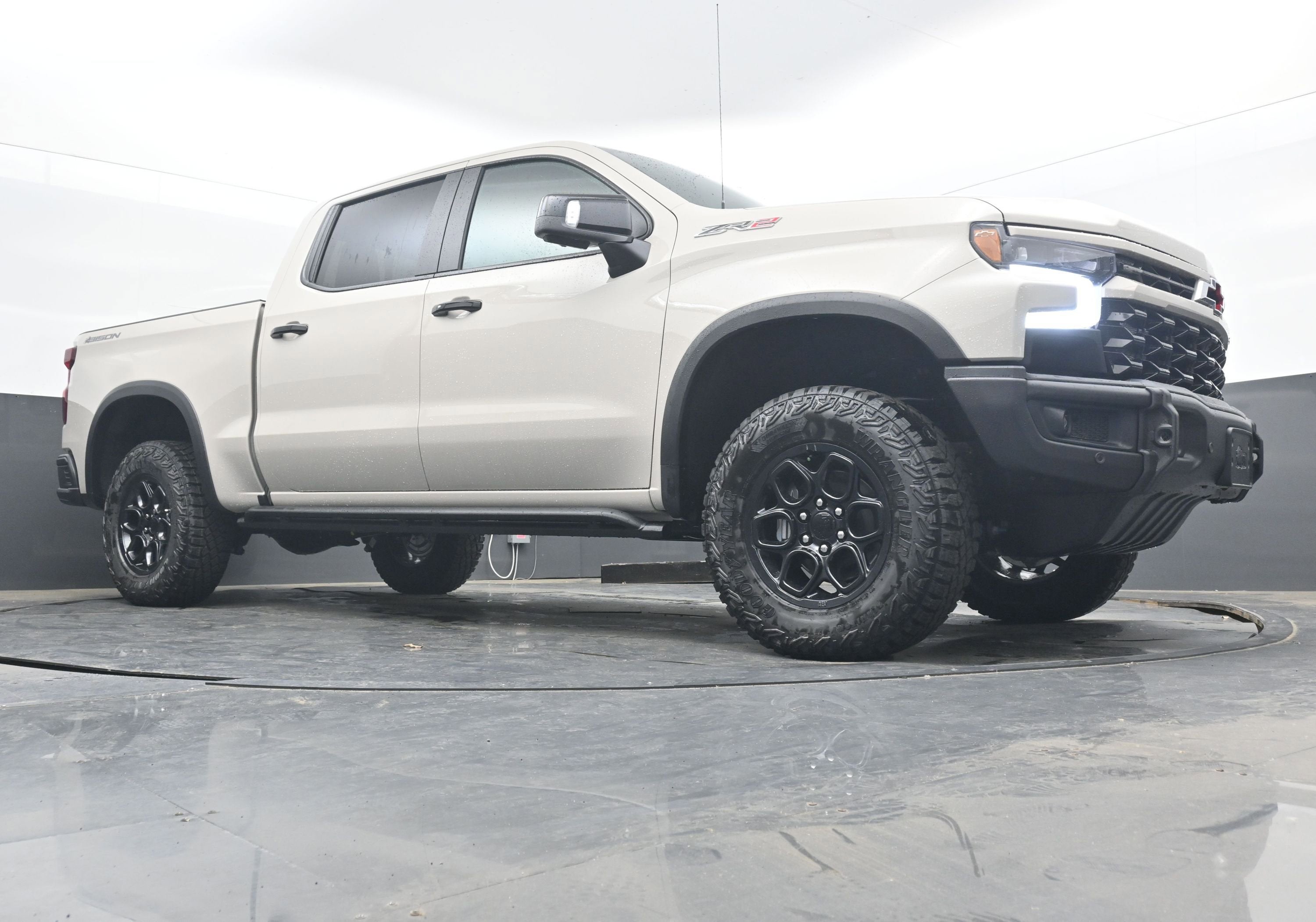 2026 Chevrolet Silverado 1500 ZR2 - Photo 20