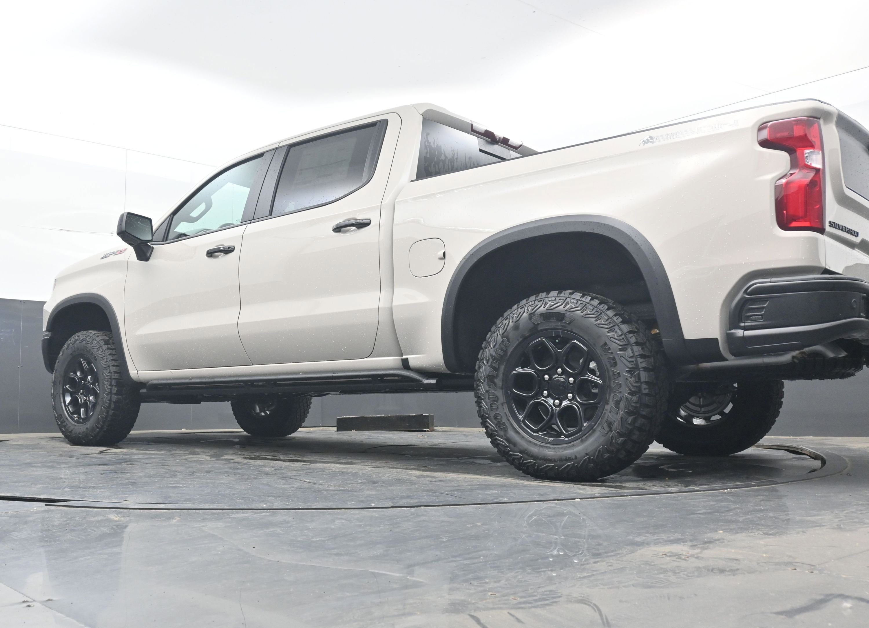 2026 Chevrolet Silverado 1500 ZR2 - Photo 25