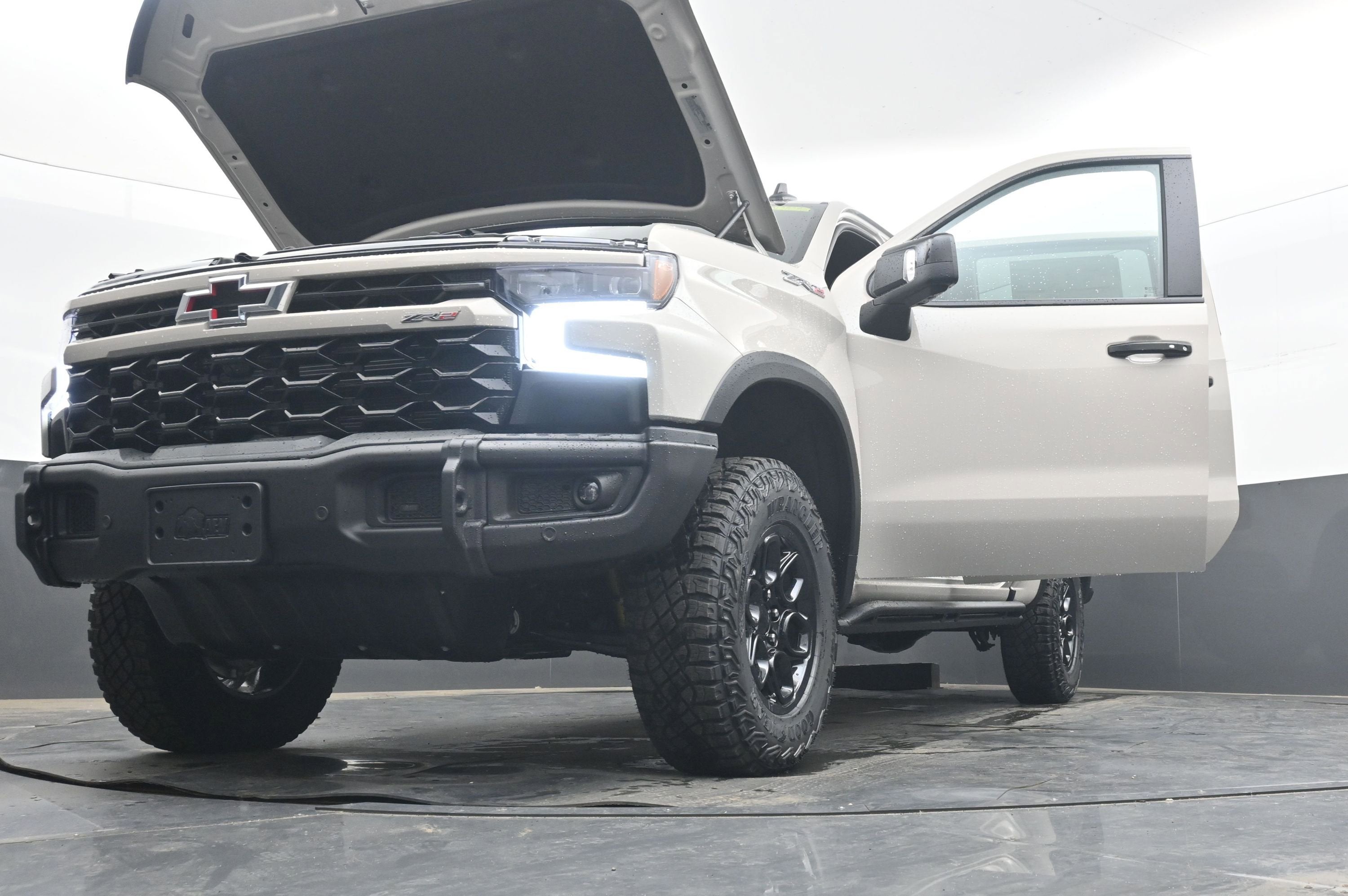 2026 Chevrolet Silverado 1500 ZR2 - Photo 38