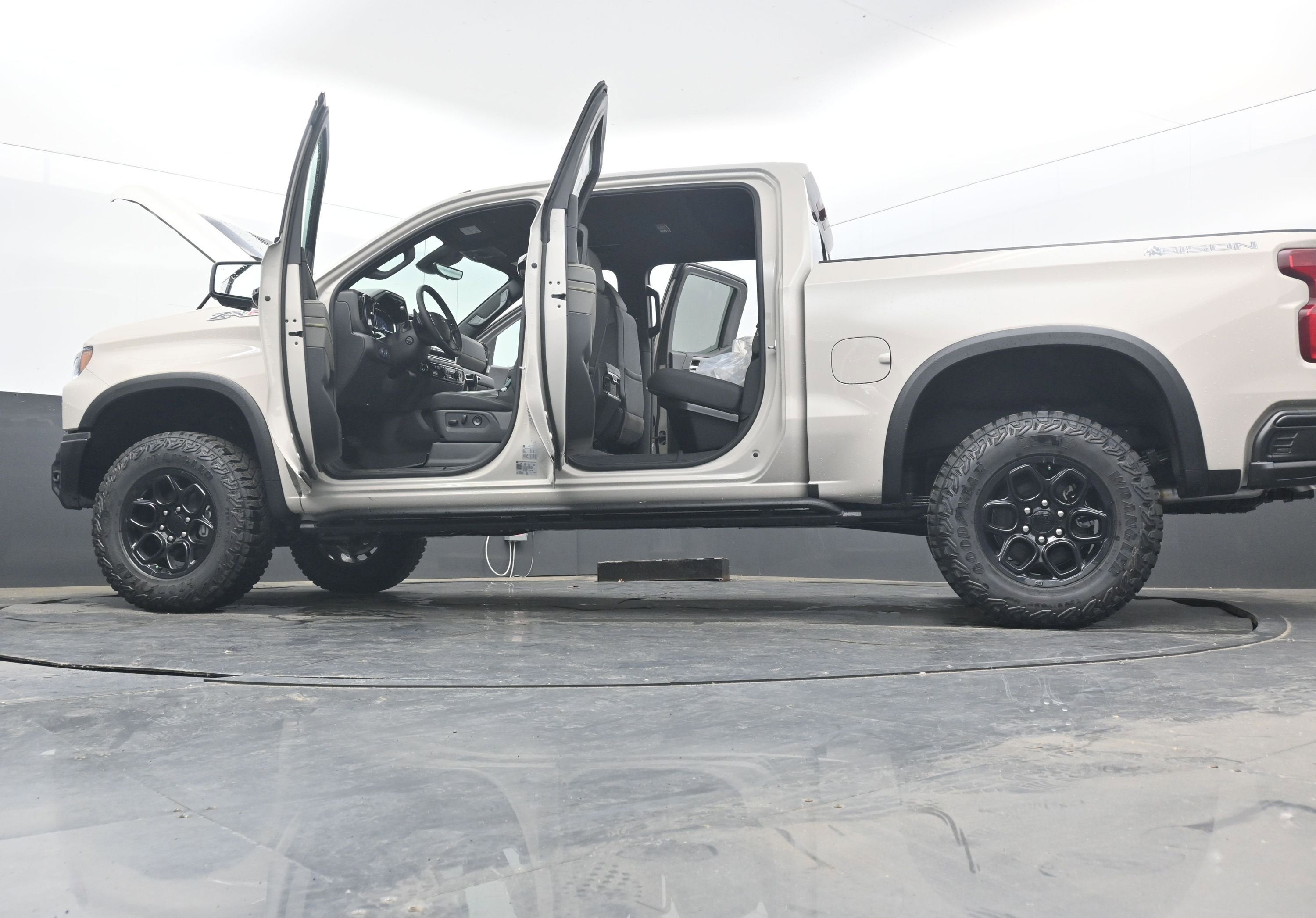 2026 Chevrolet Silverado 1500 ZR2 - Photo 40
