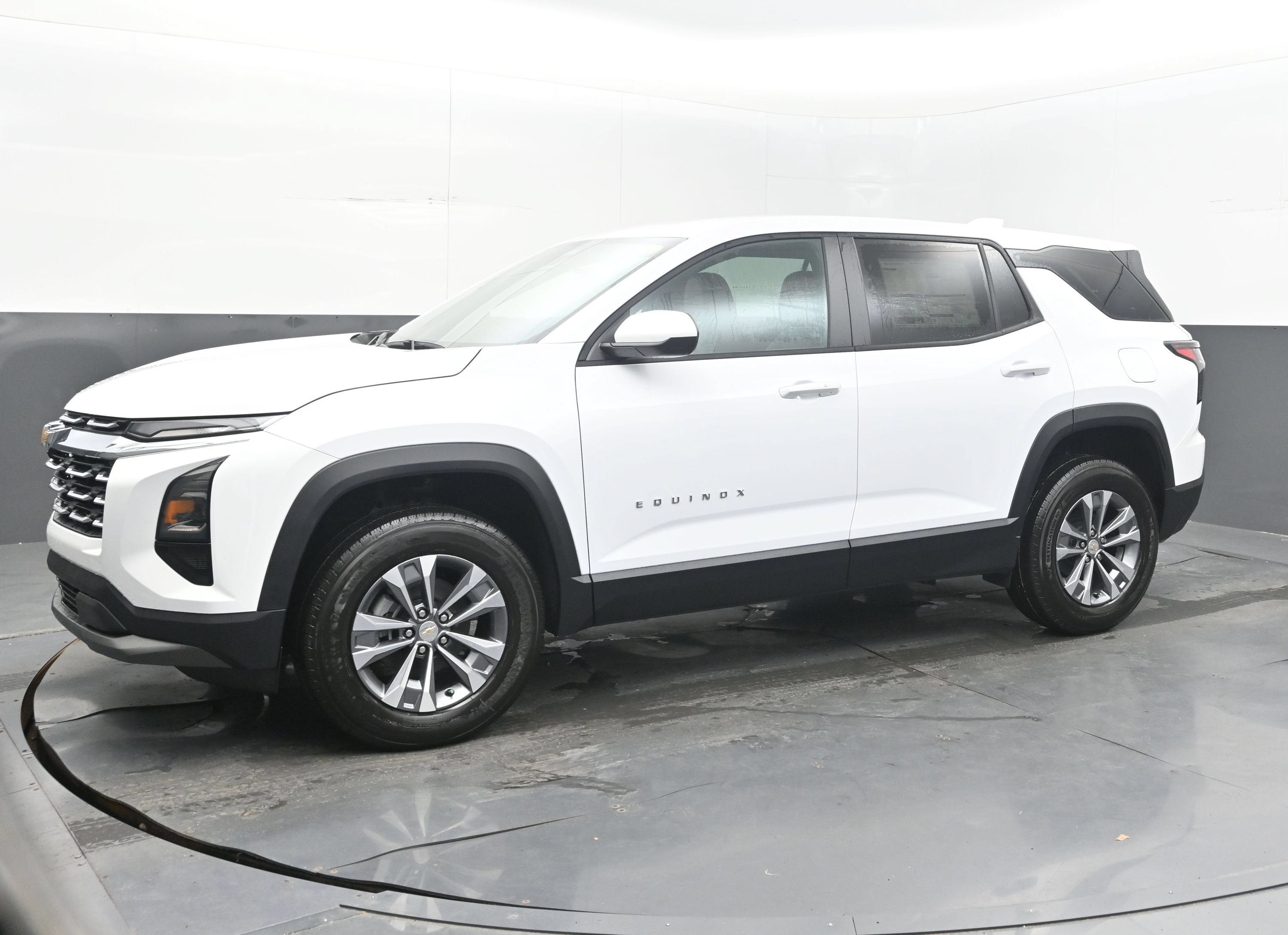 2027 Chevrolet Equinox FWD LT
