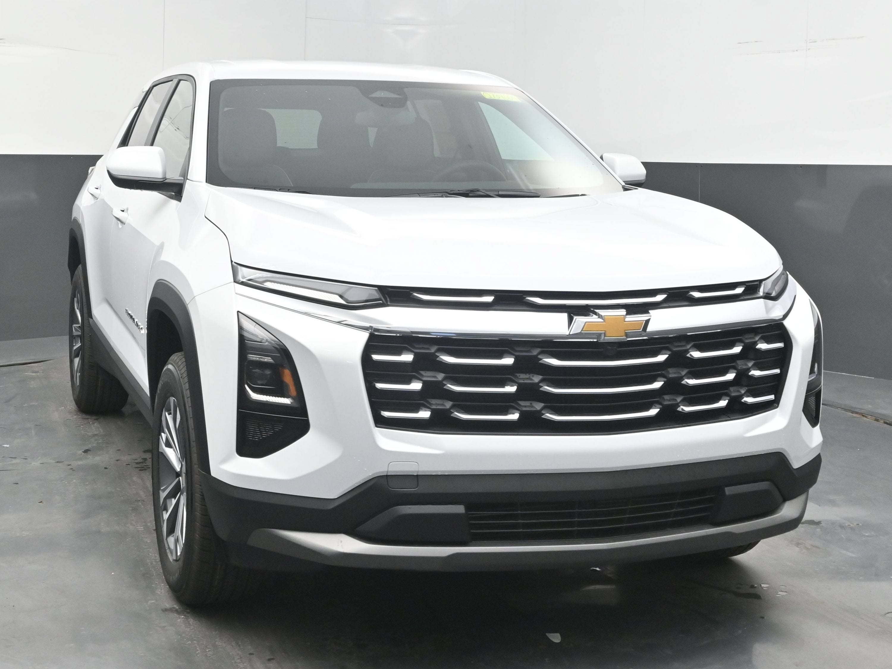 2027 Chevrolet Equinox FWD LT