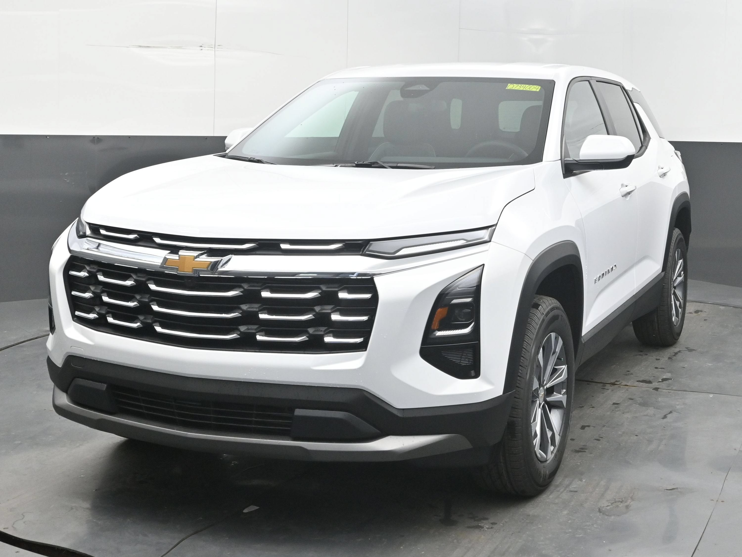 2027 Chevrolet Equinox FWD LT