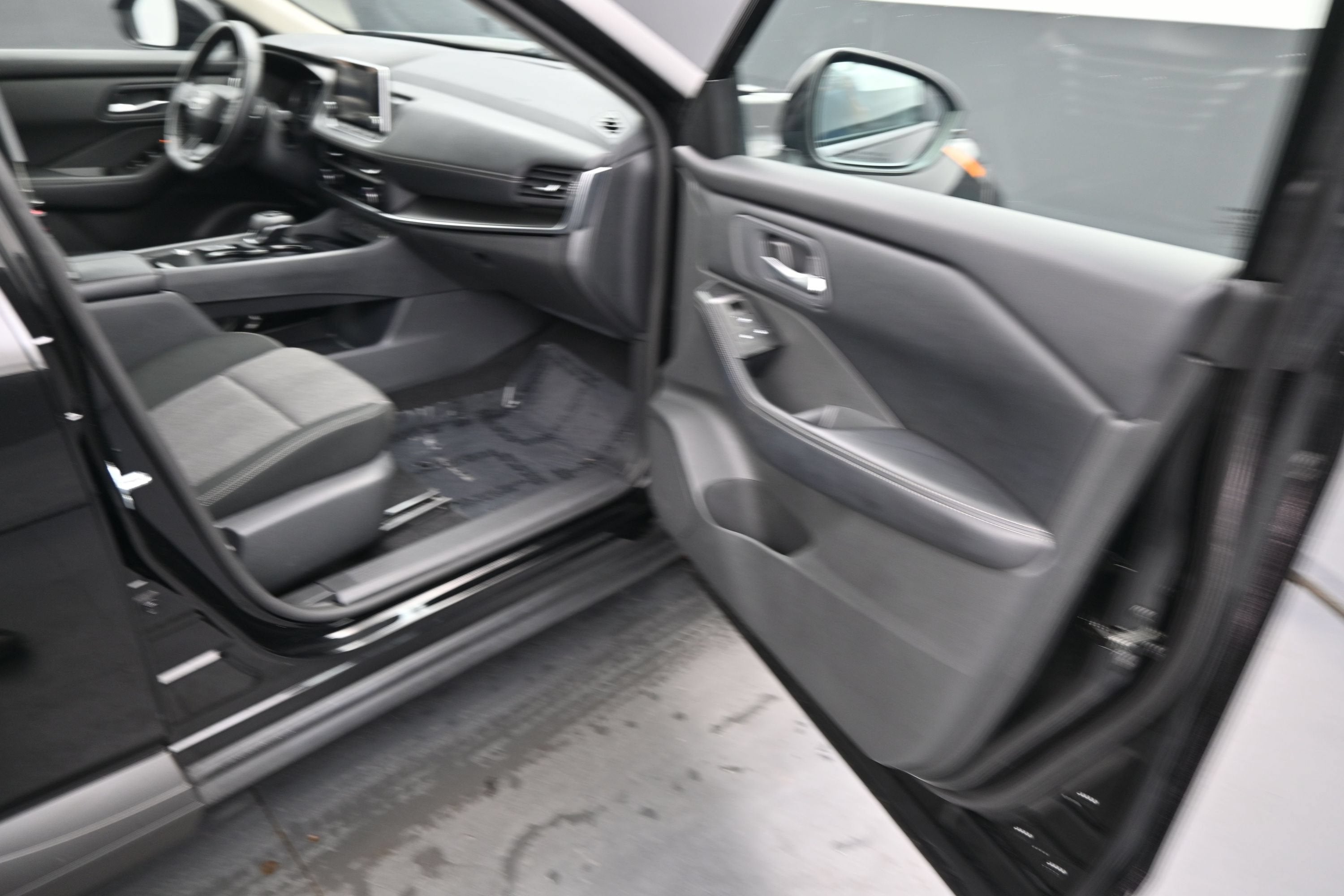 2025 Nissan Rogue SV FWD