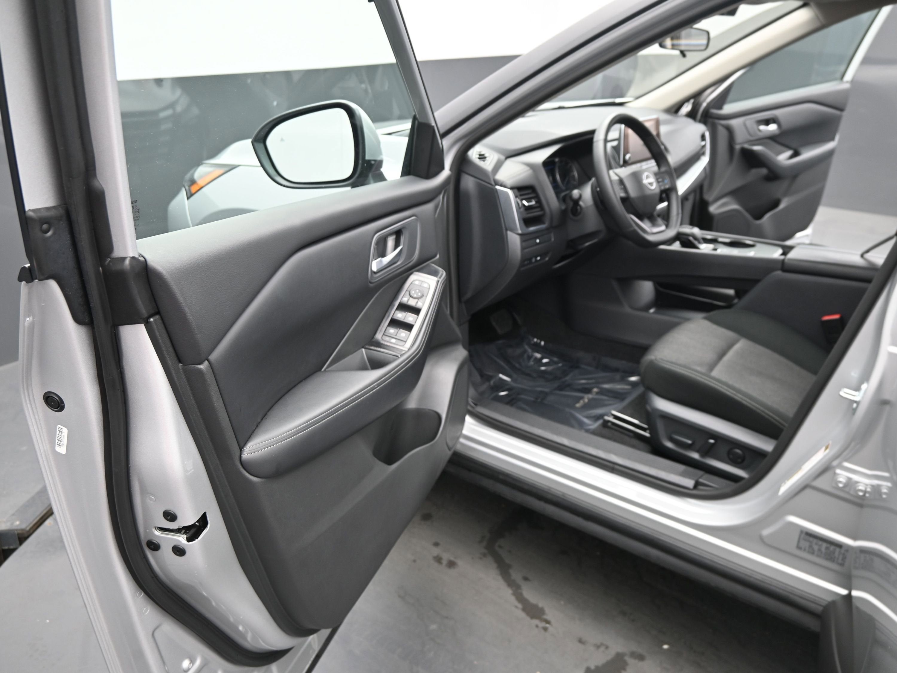 2025 Nissan Rogue SV FWD